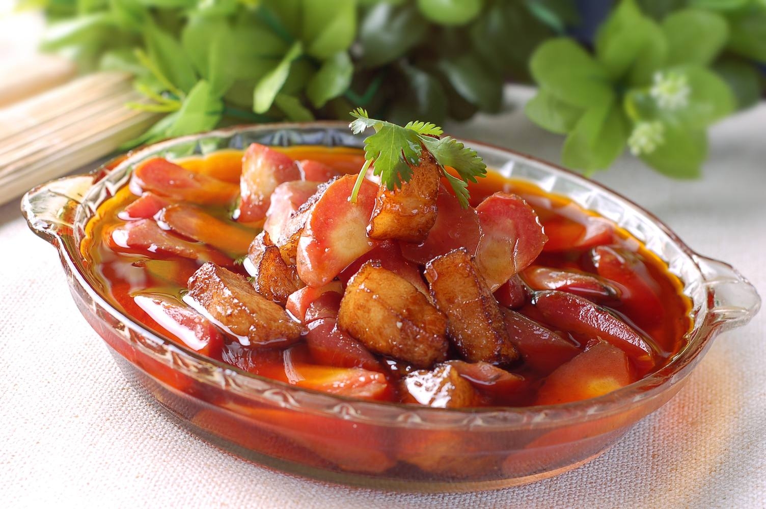 红萝卜烧肉高清图片