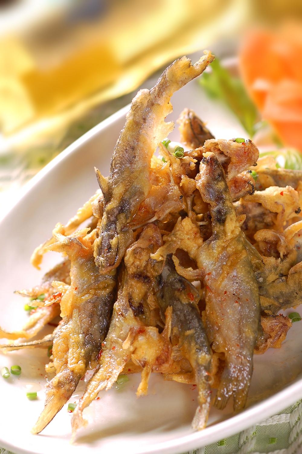 餐饮美食酥香小河鱼宣传图片灯箱