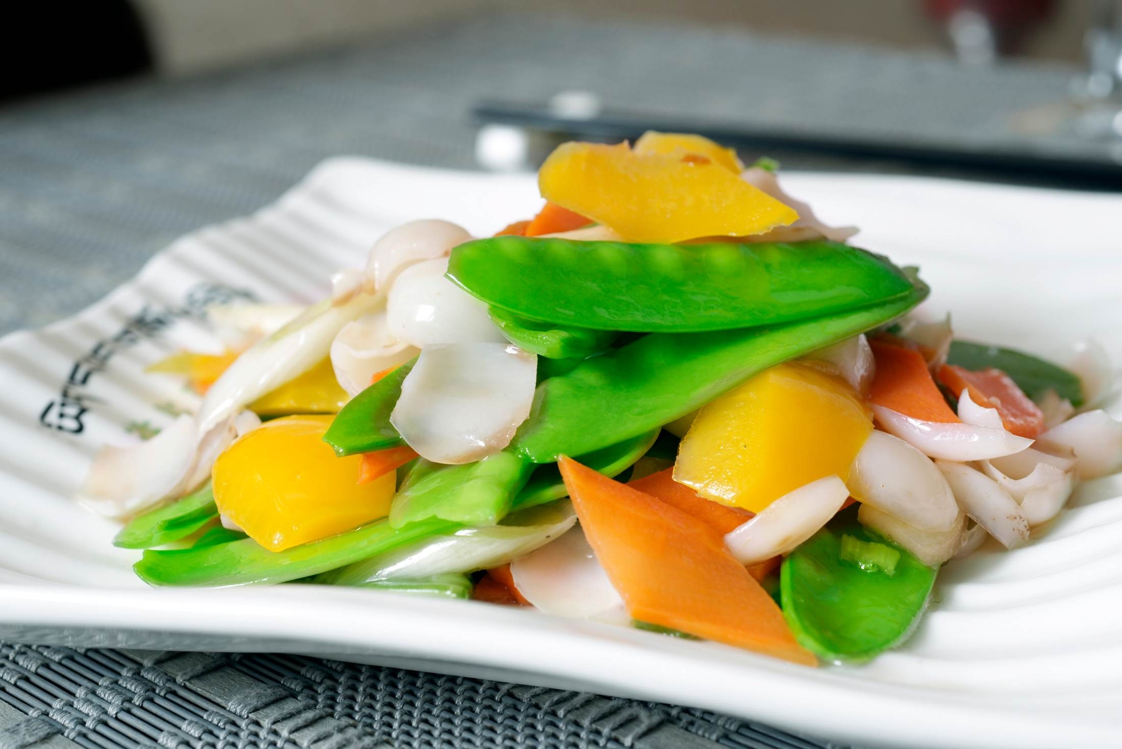 荷兰豆炒百合高清图片