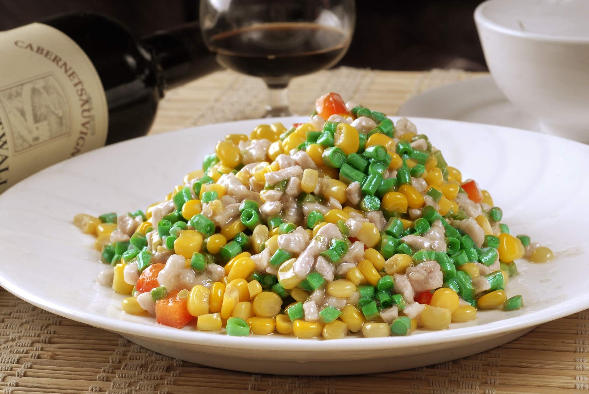 餐饮美食丰收嫩兔高清图片