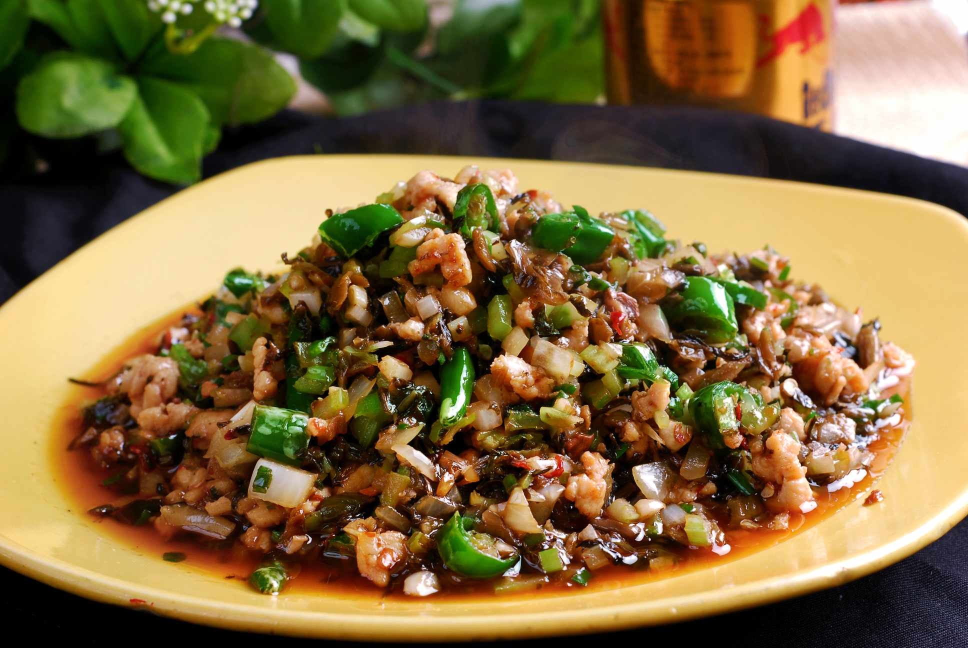 餐饮美食佐餐佳品-芽菜粹米鸡宣传图片灯箱