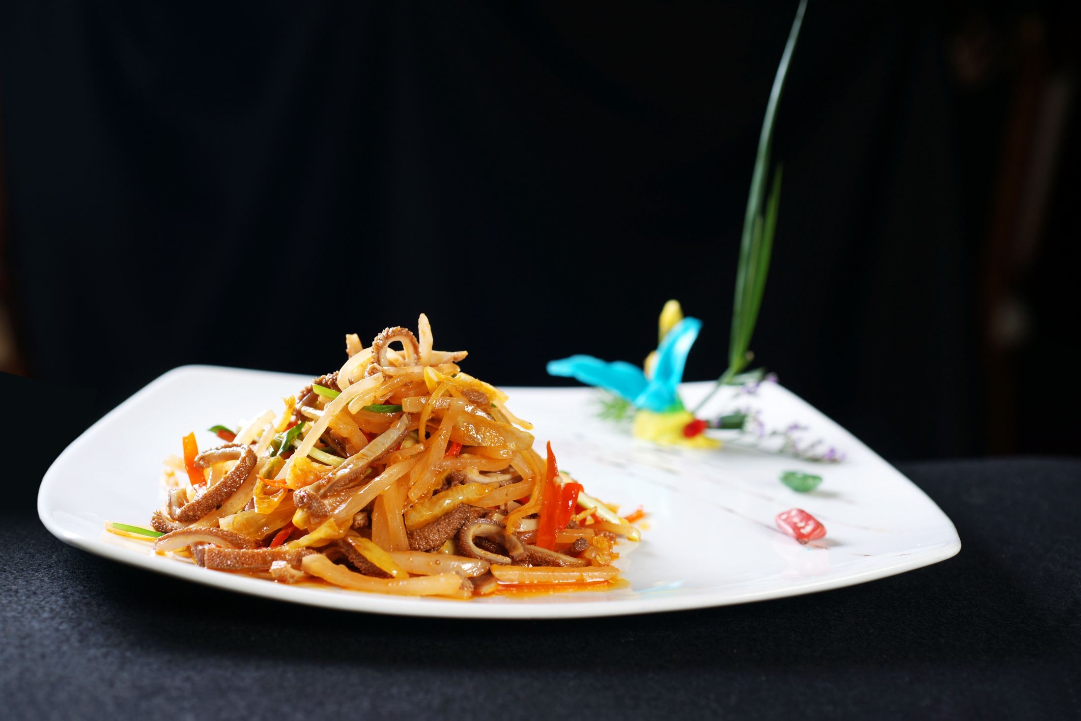 餐饮美食川菜热川酸萝卜炒羊肚高清图片