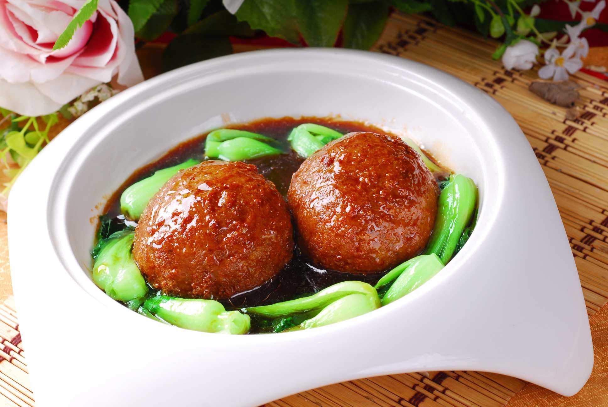 餐饮美食热菜红烧狮子头高清图片