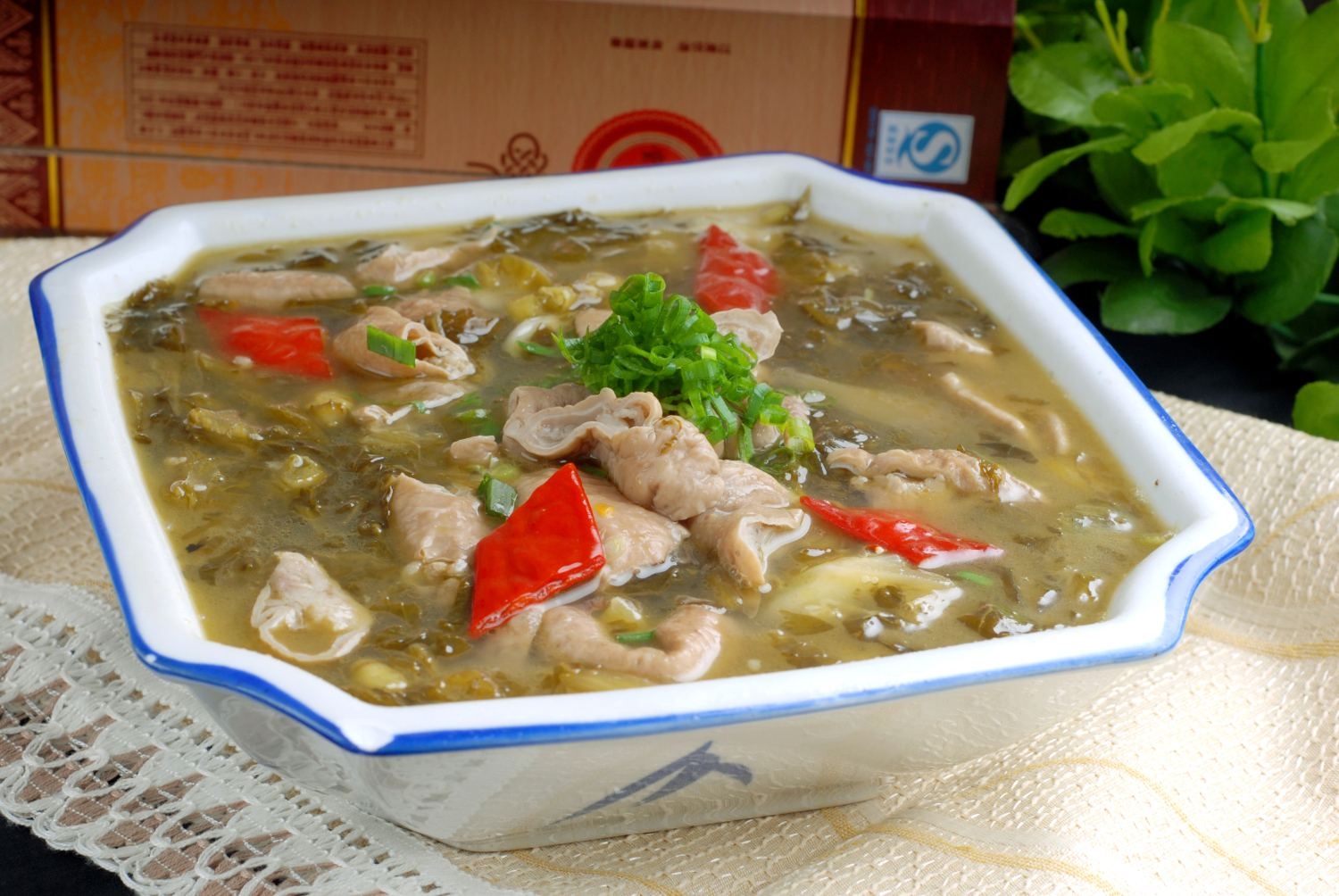 餐饮美食川菜热肥肠酸菜肥肠高清图片