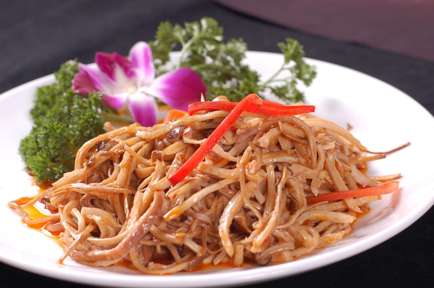 热菜茶树菇爆肚丝高清图片