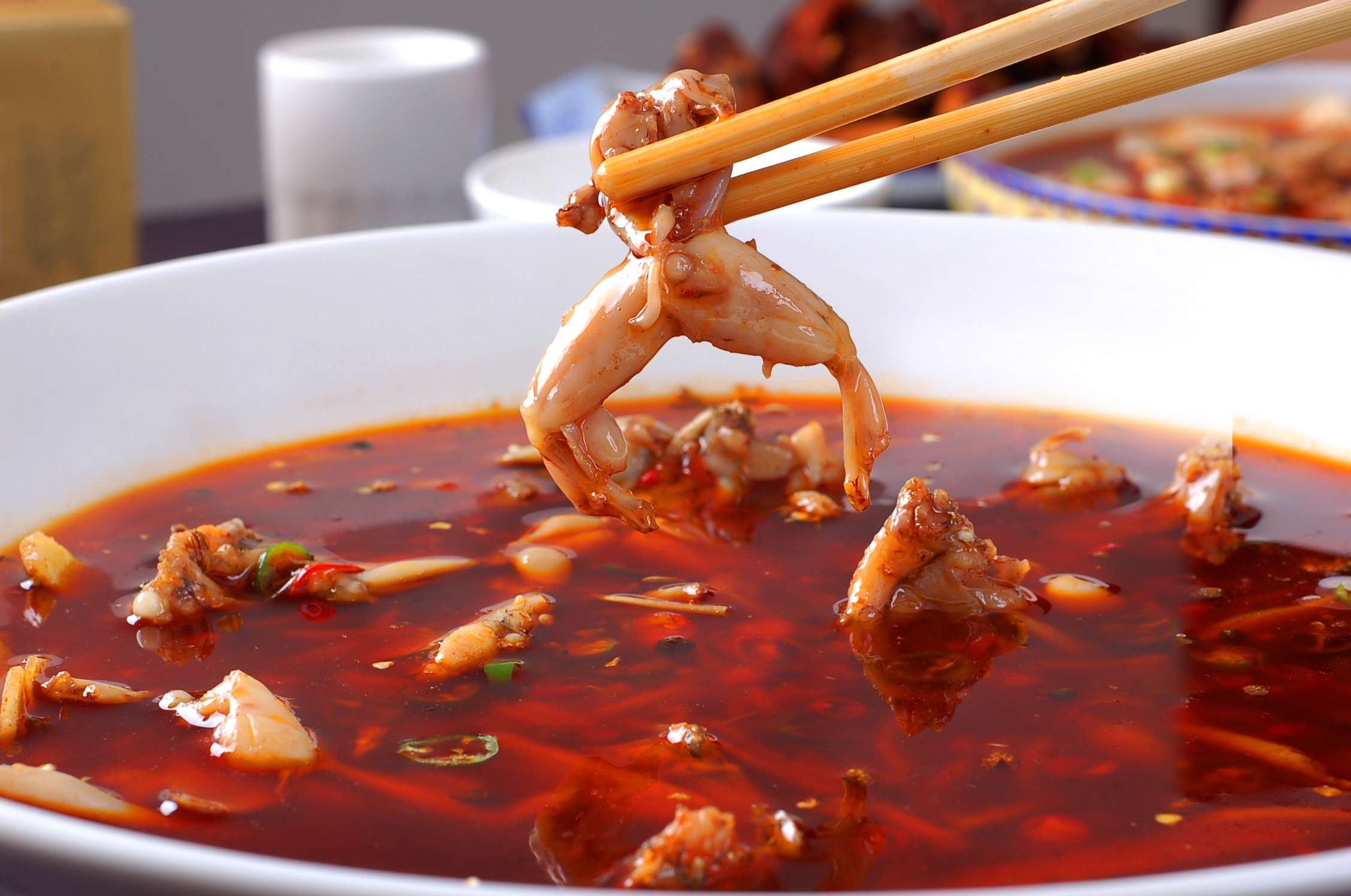 餐饮美食仔姜河蛙高清图片