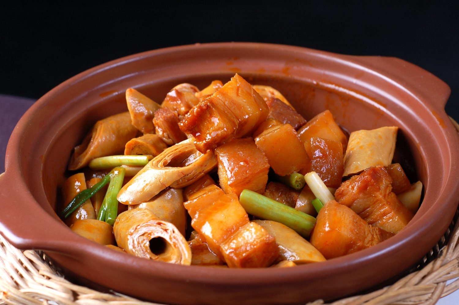 餐饮美食热豆筋烧肘子高清图片