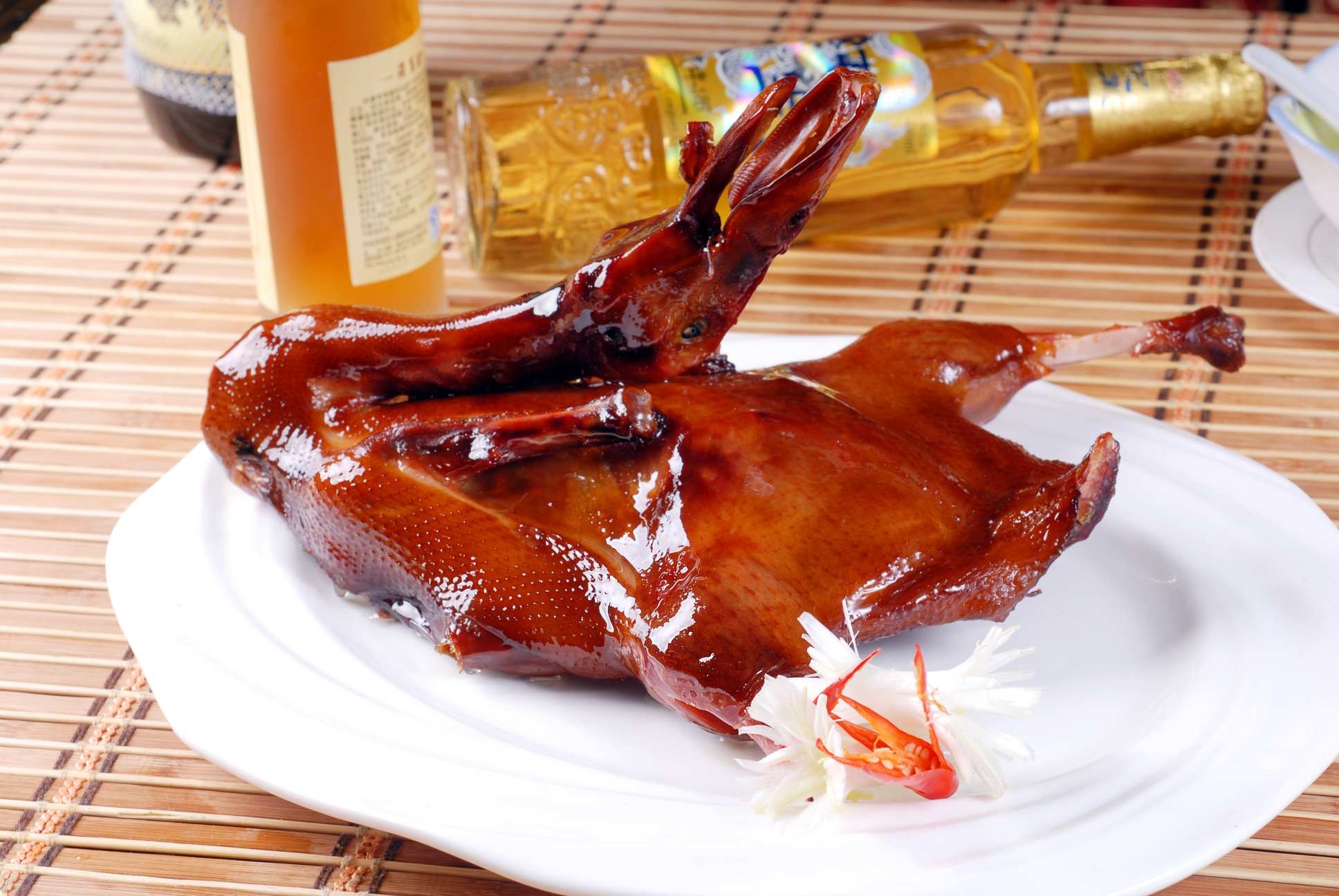 餐饮美食川菜香树鸭高清图片