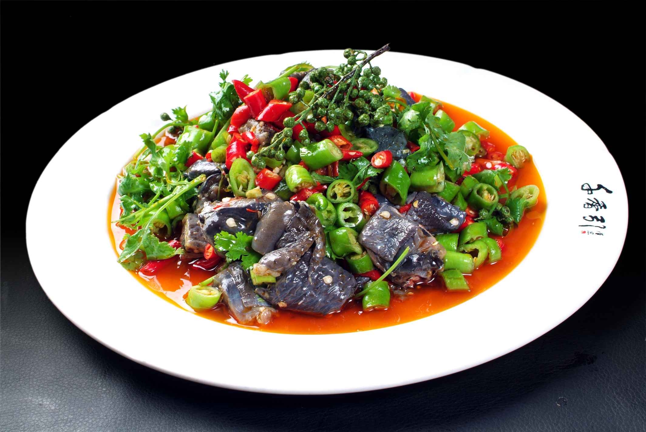 砣砣乌鸡高清图片