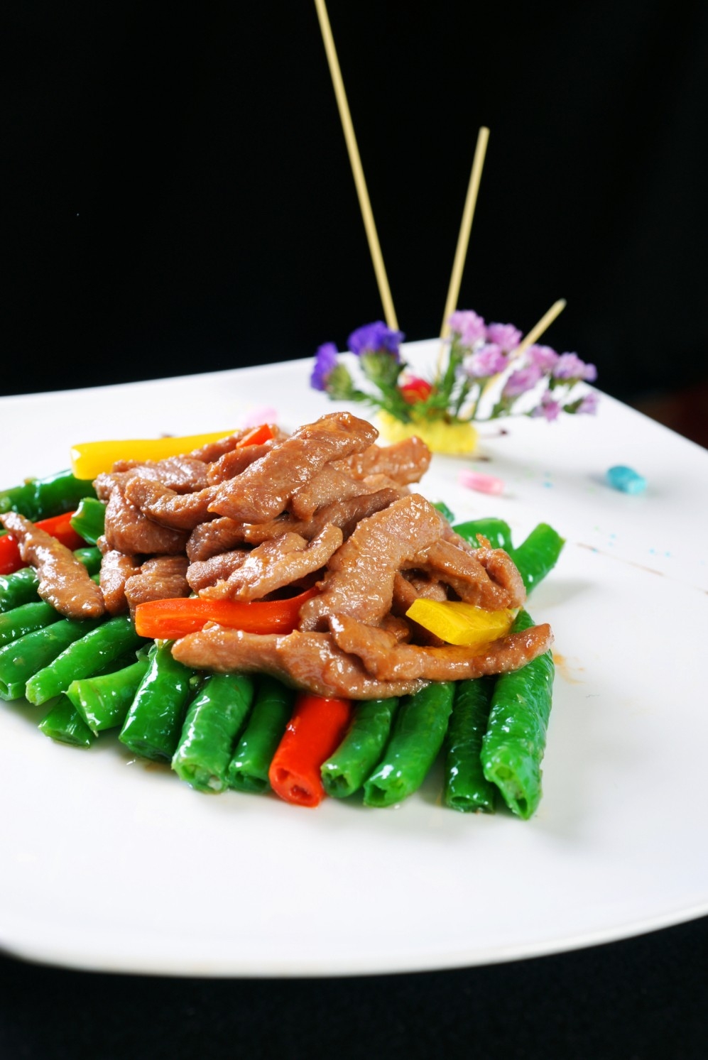 高清图片餐饮美食川菜热粤虎皮尖椒牛柳高清图片