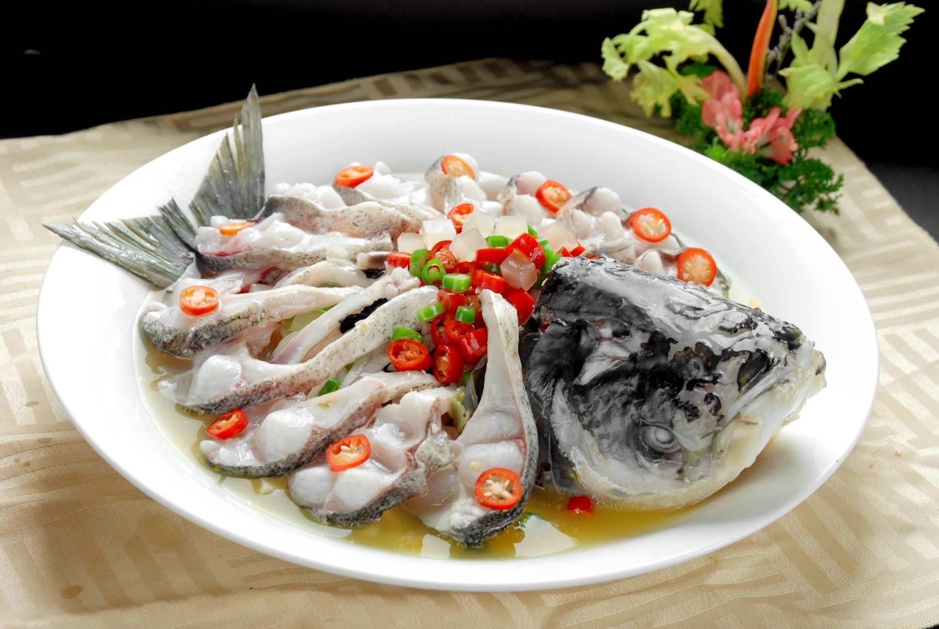 餐饮美食蜀香号子鱼高清图片