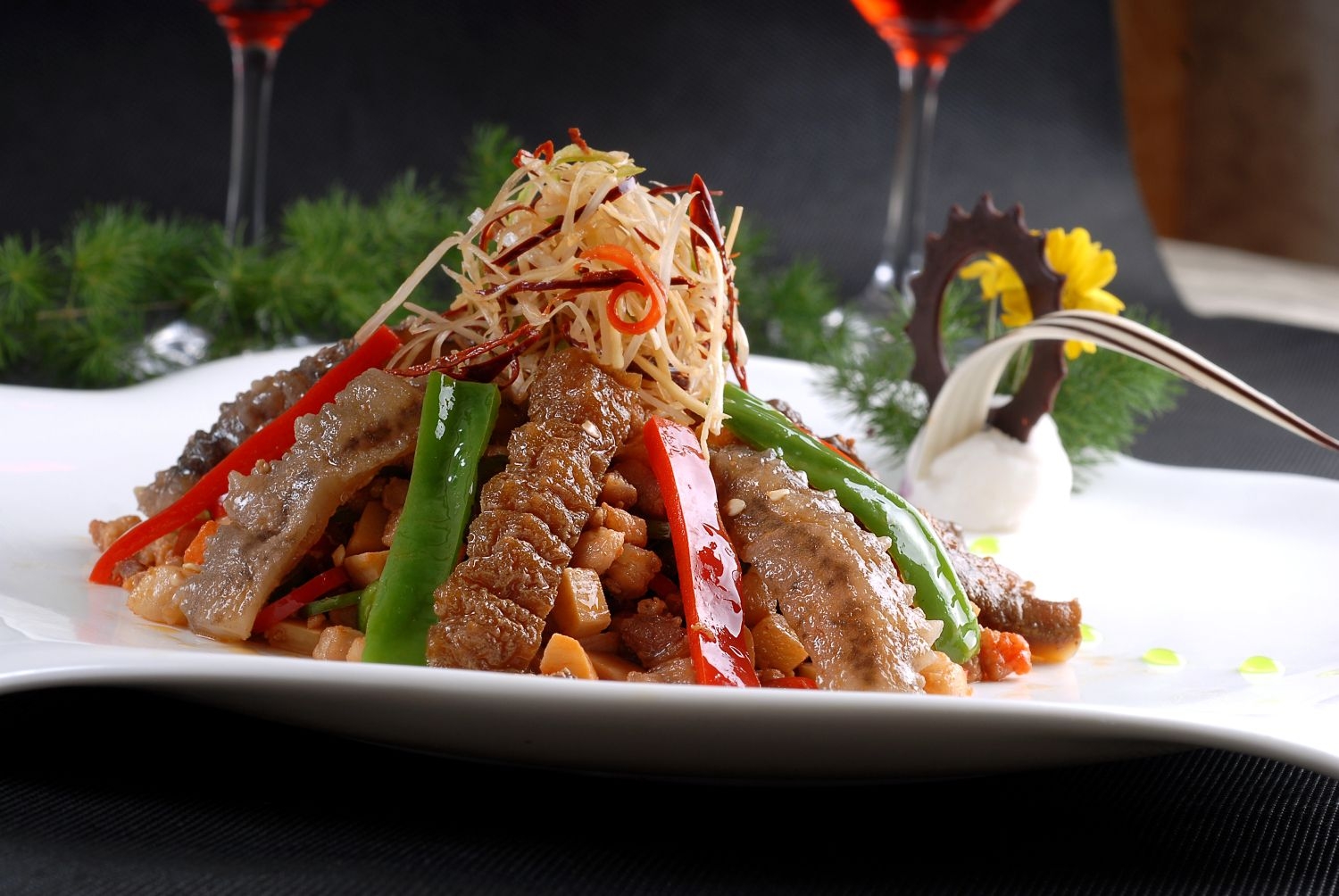 餐饮美食干烧海参高清图片