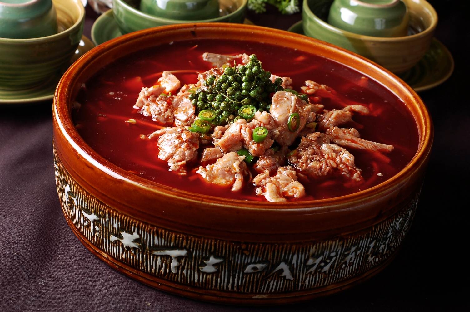 餐饮美食鲜锅免兔宣传图片灯箱