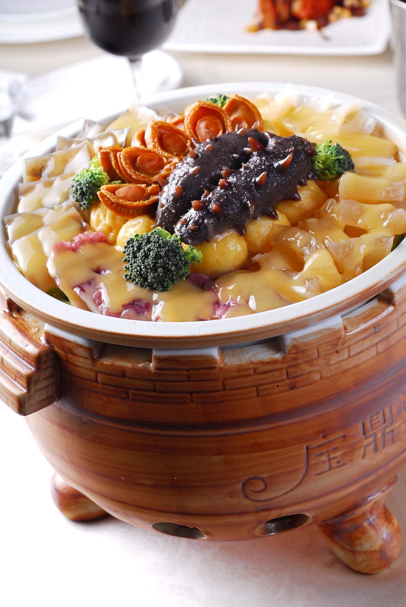 餐饮美食粤菜宝鼎福满贯宣传图片灯箱