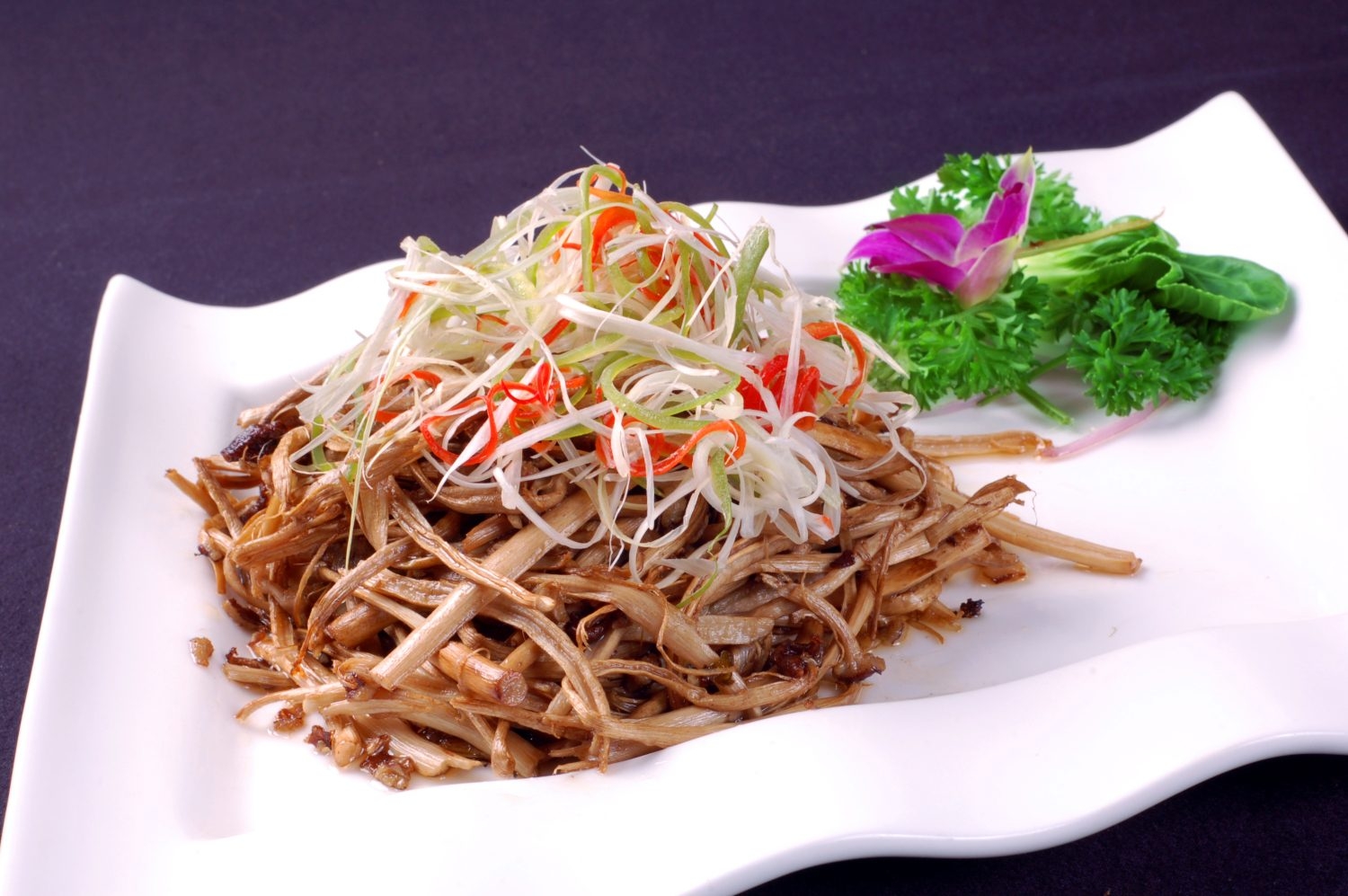 餐饮美食干煸茶树菇高清图片