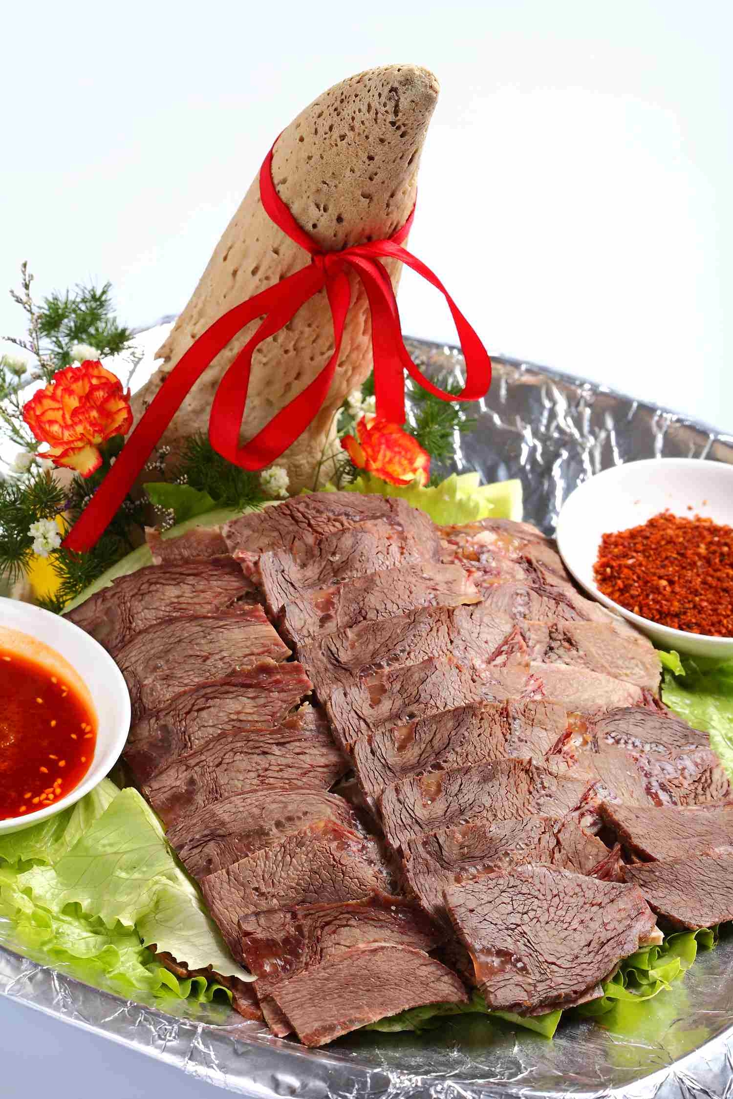 餐饮美食牛气冲天宣传图片灯箱