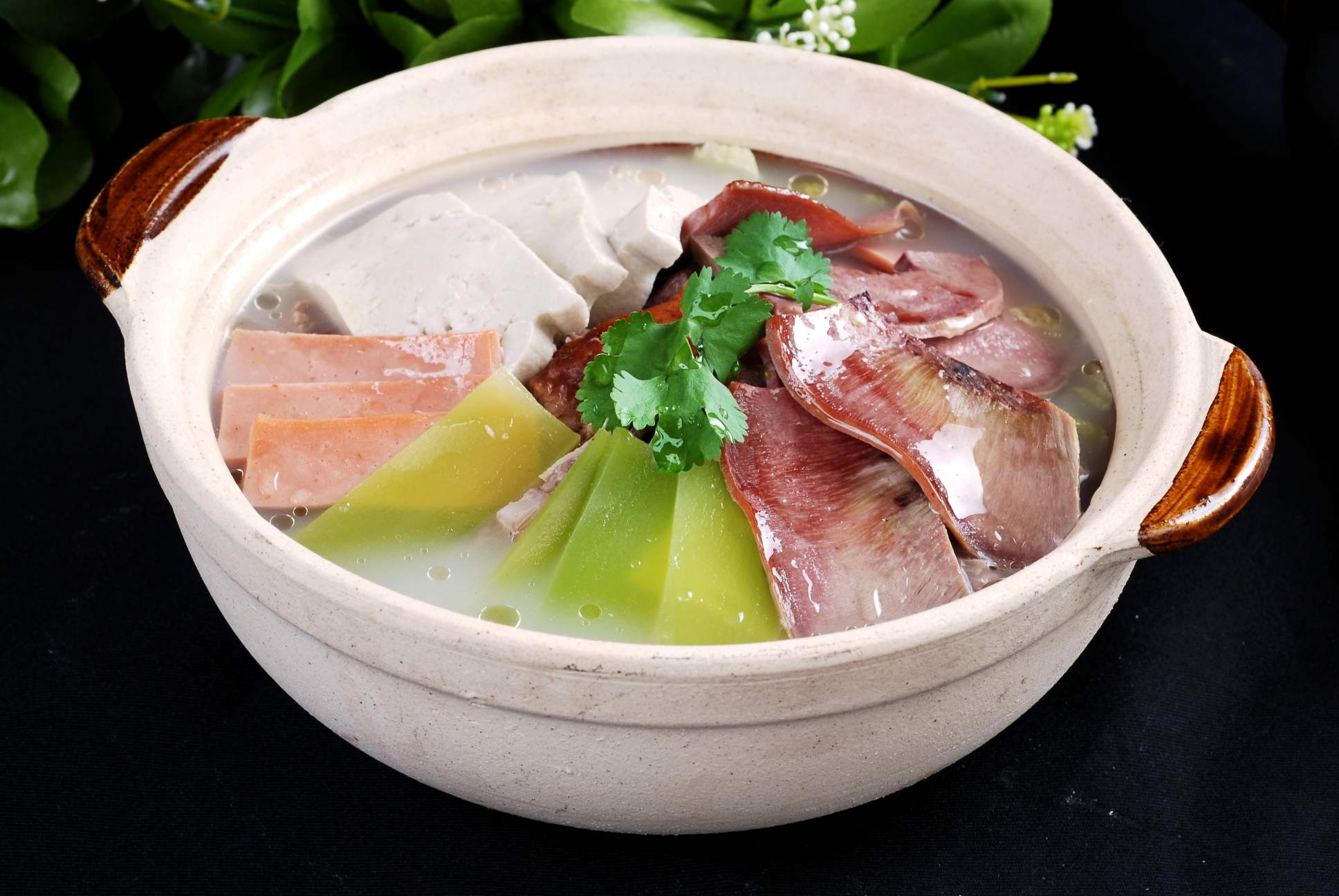 餐饮美食川菜砂锅鸭架汤高清图片