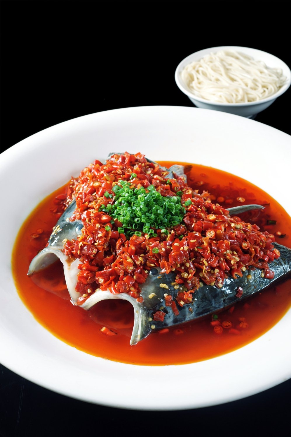 餐饮美食剁椒大鱼头高清图片