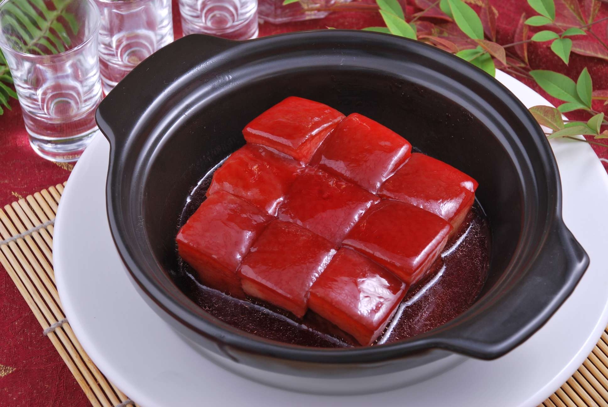 餐饮美食招牌–曲香红烧肉宣传图片灯箱