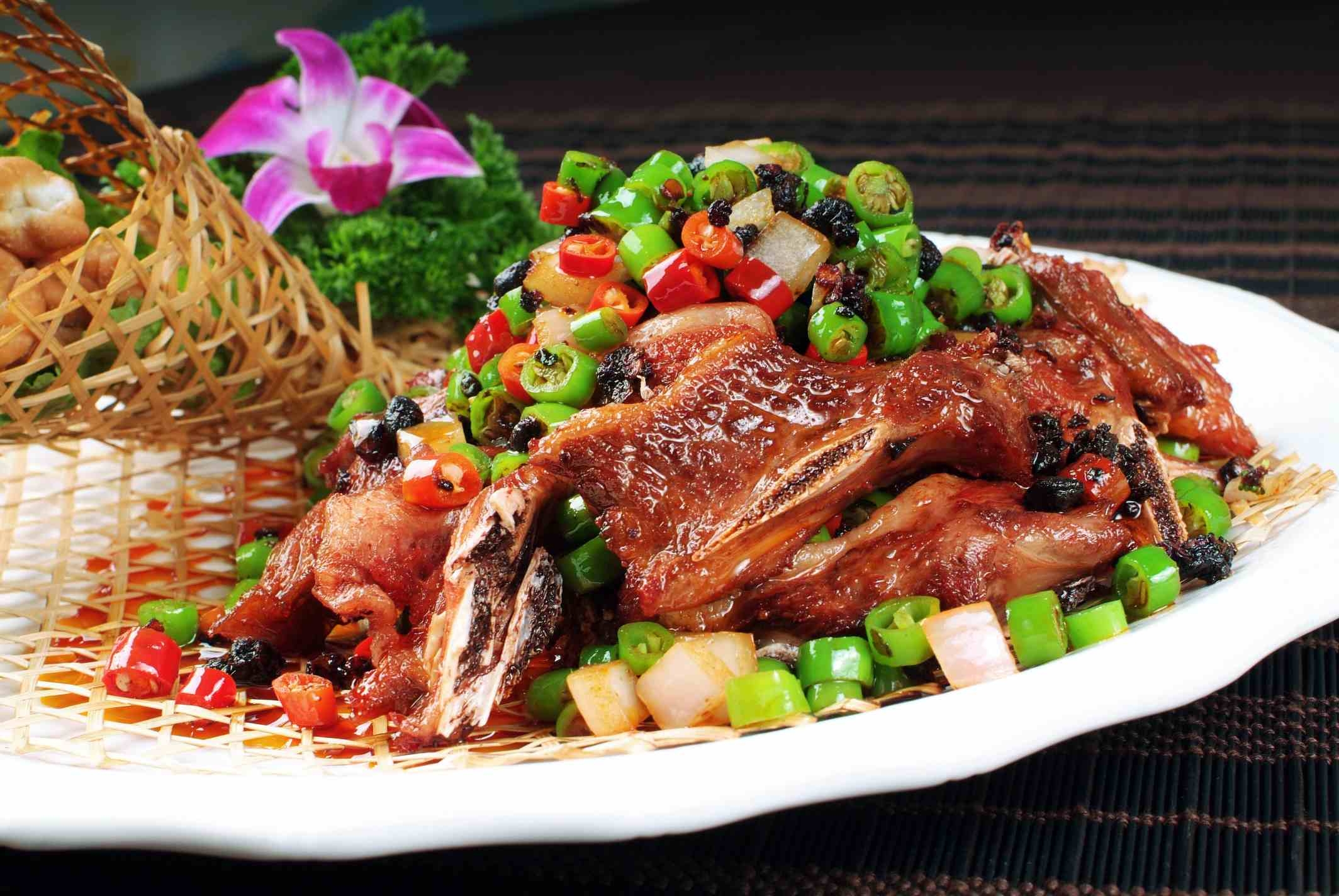 餐饮美食川菜香辣羊排高清图片