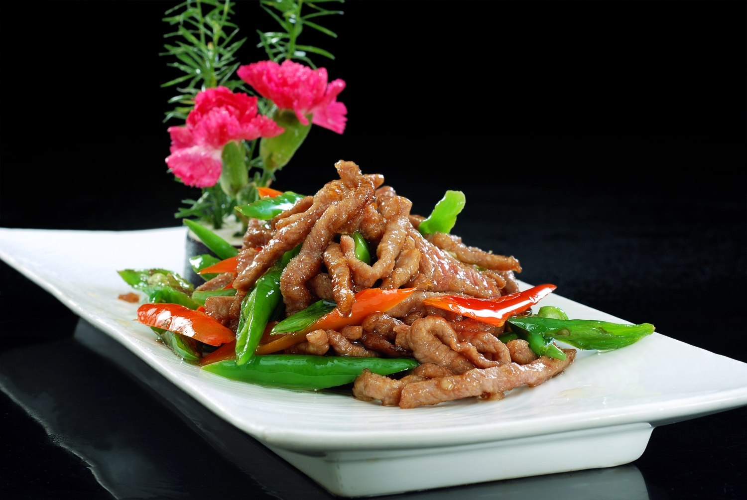 尖椒炒牛柳高清图片