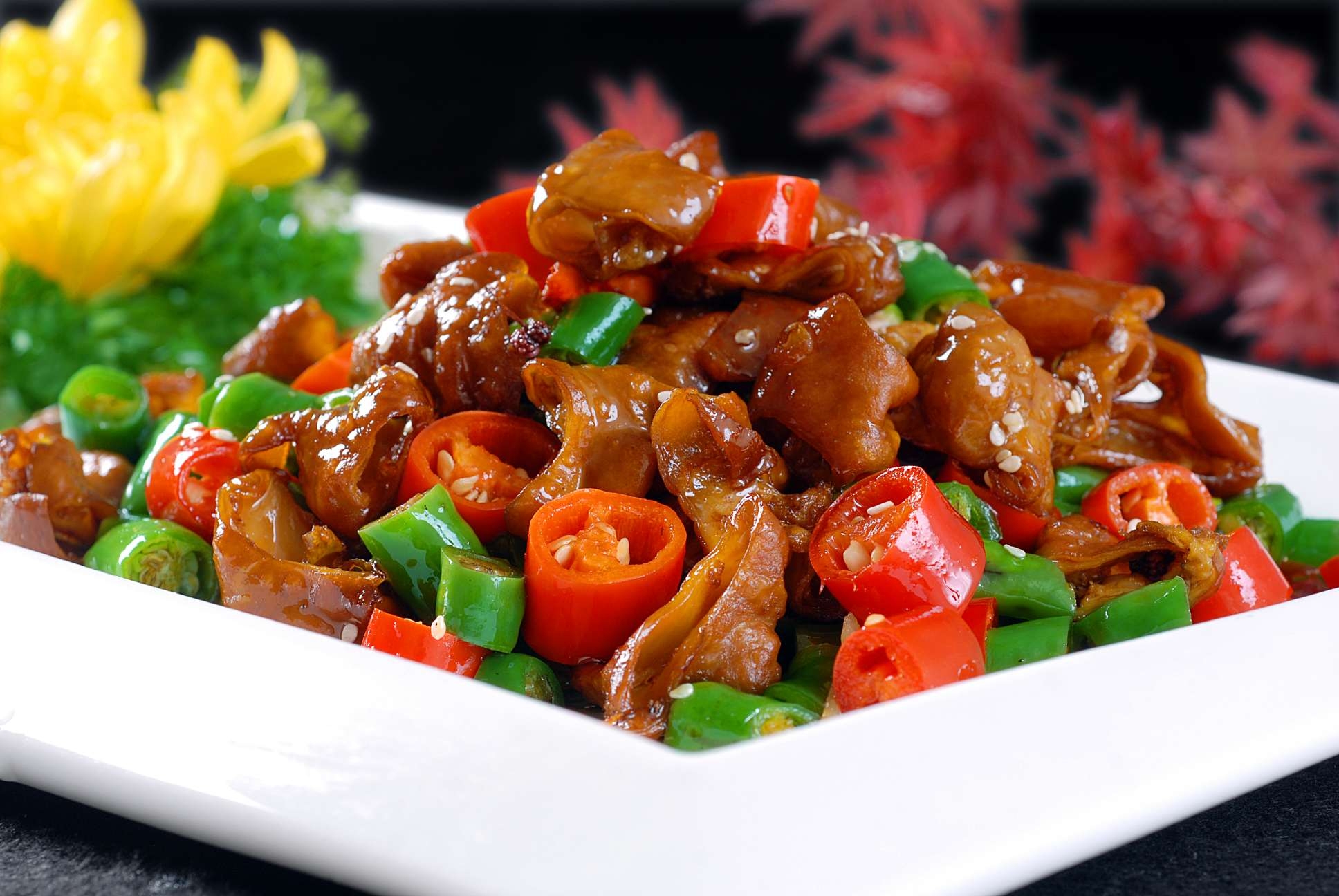 餐饮美食双椒肥肠高清图片