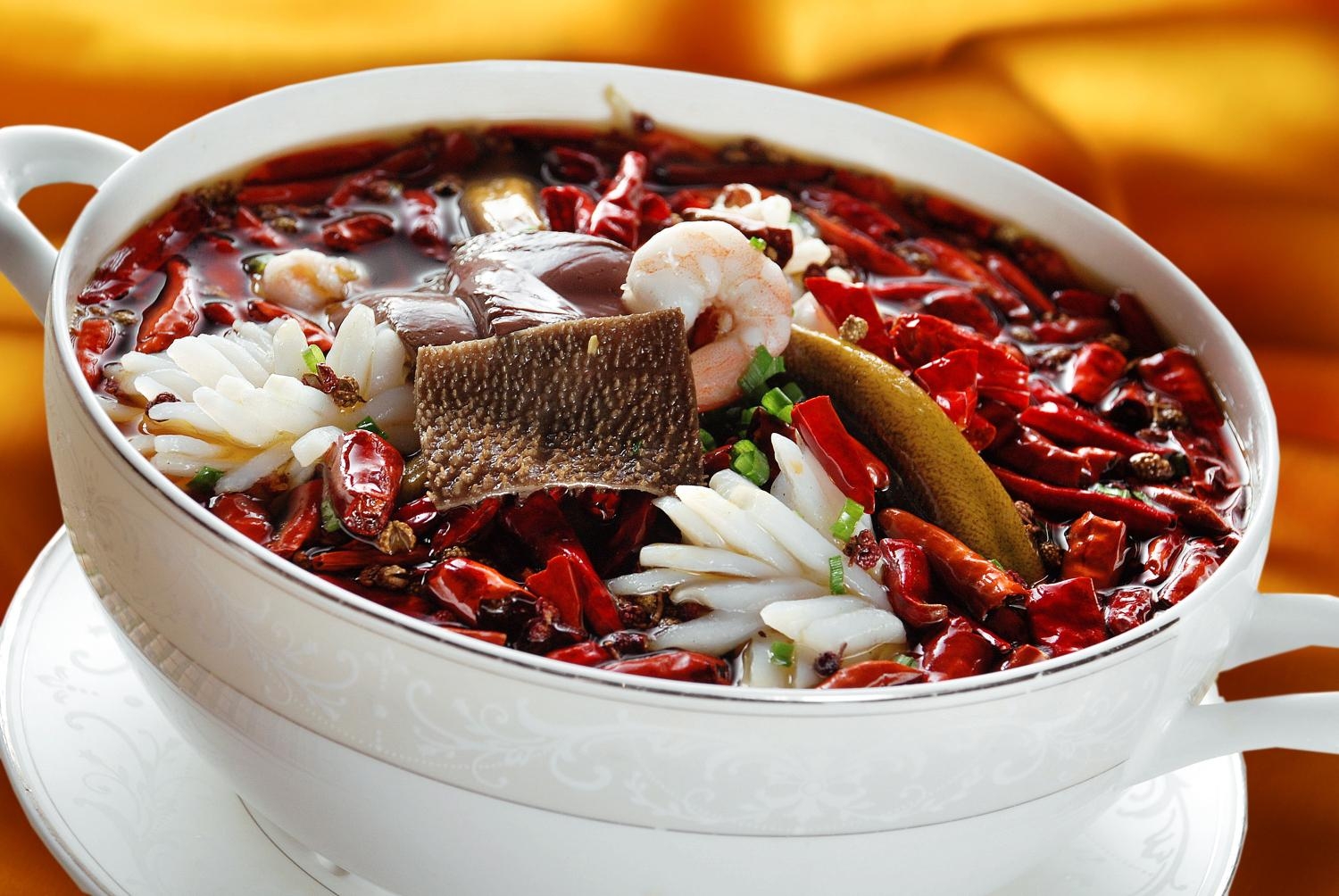 餐饮美食古法毛血旺高清图片