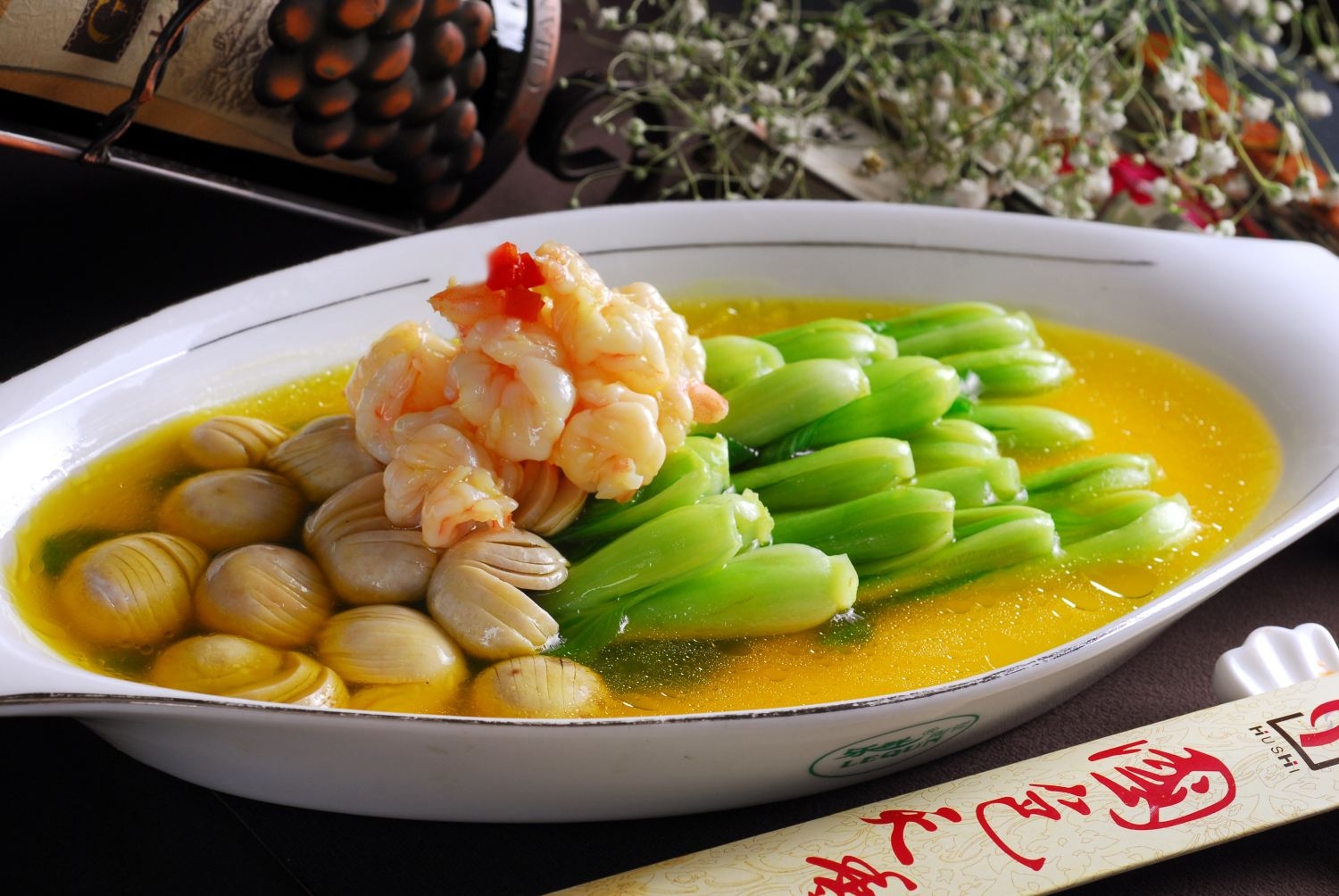 热虾仁蘑菇扒菜蛋高清图片