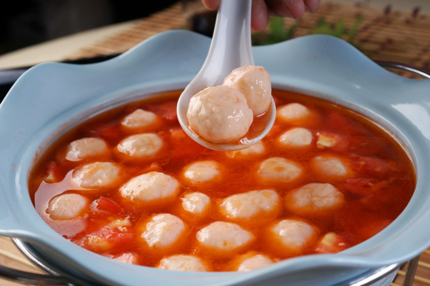 餐饮美食川菜蕃茄墨鱼丸高清图片