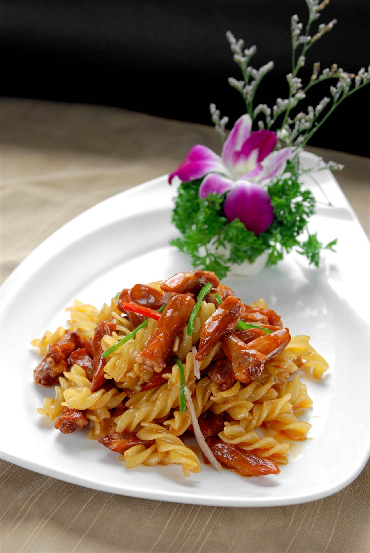 餐饮美食川菜空心面炒鸭舌高清图片416