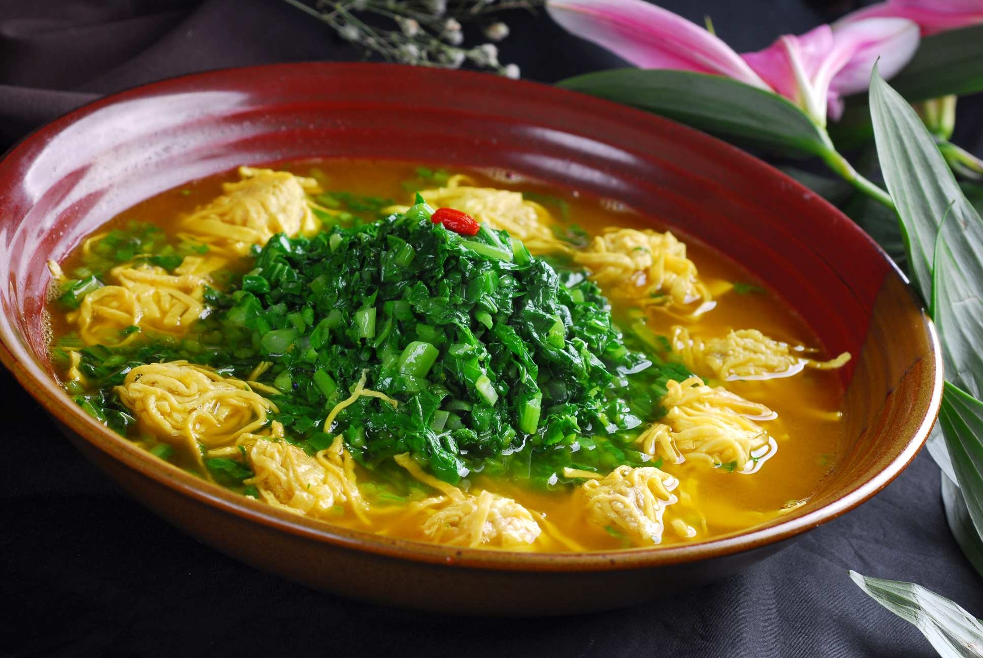 热绣球青山高清图片