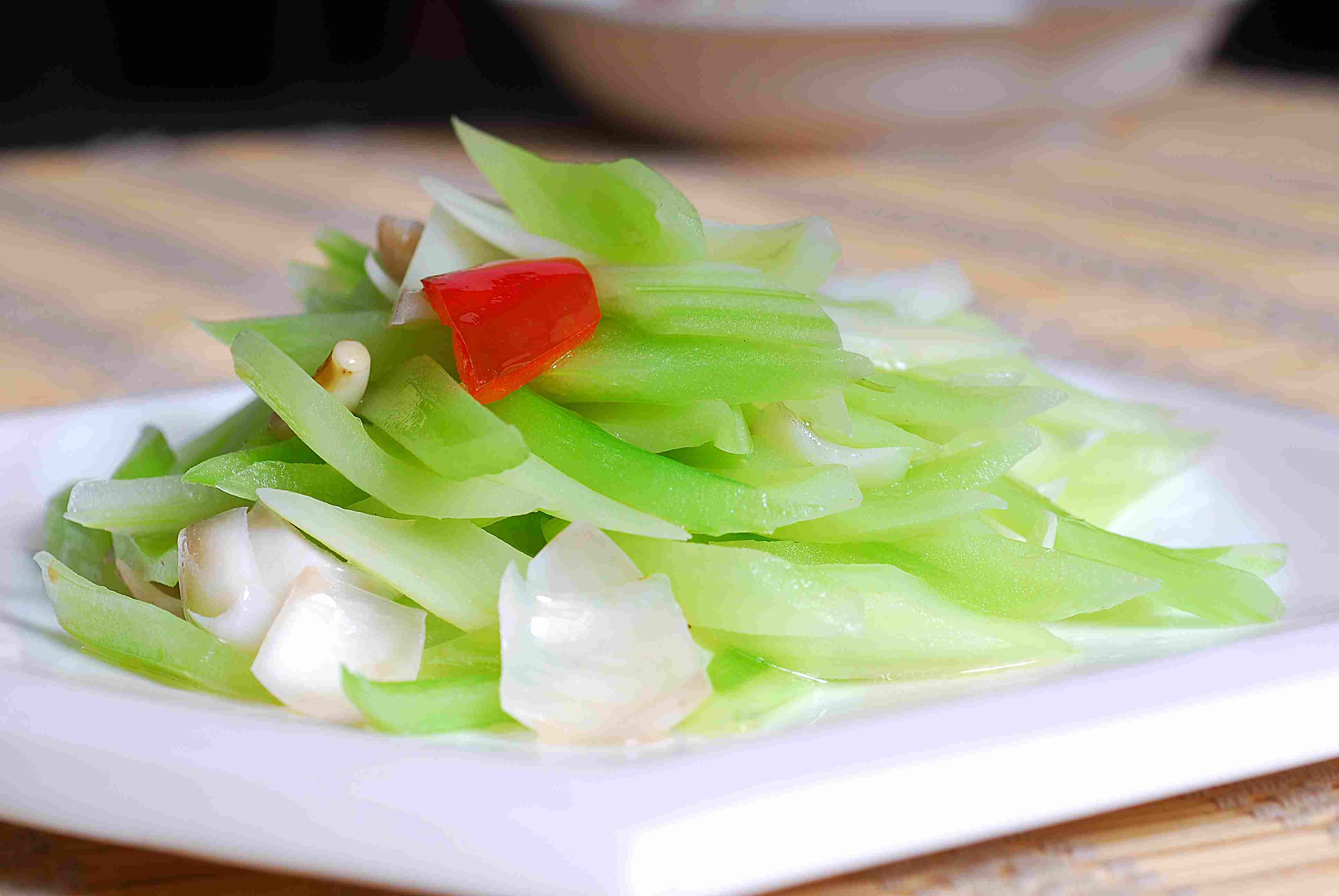 西芹炒百合高清图片