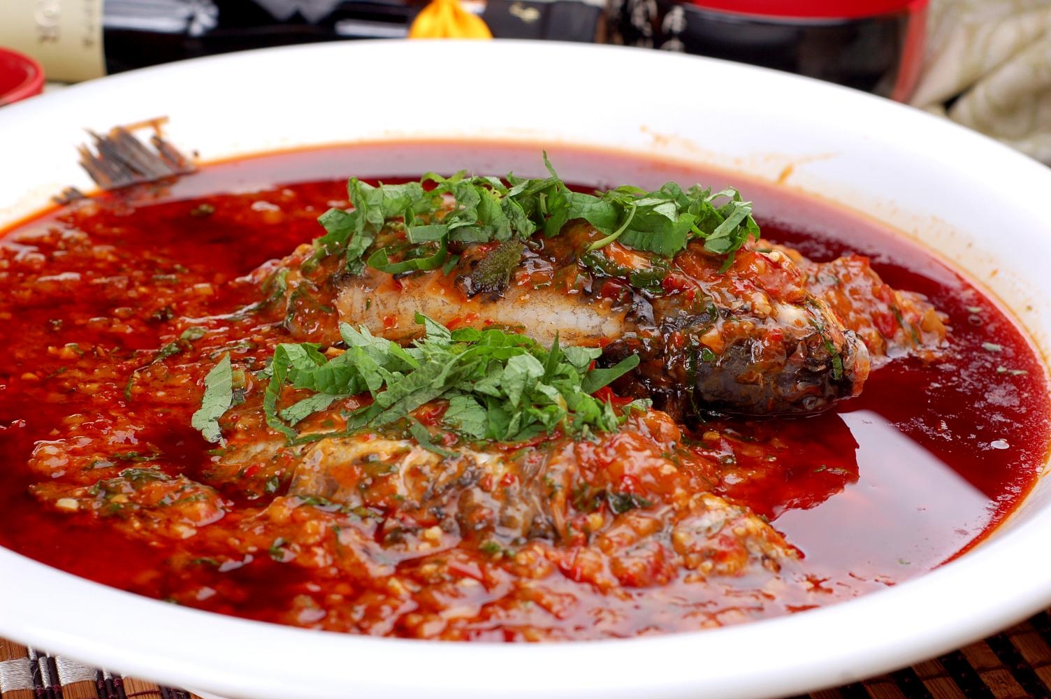 餐饮美食小藿香鲫鱼高清图片