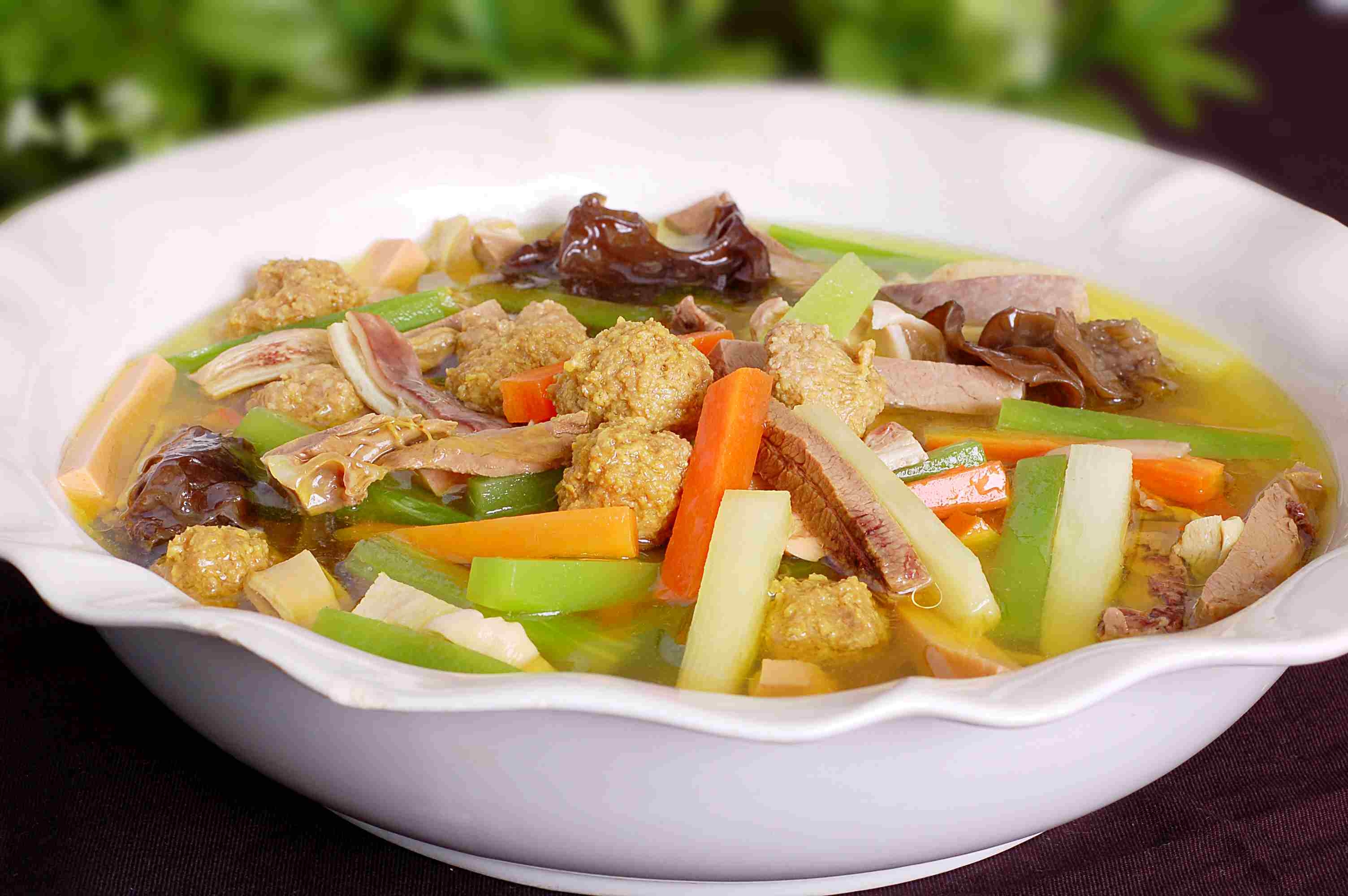 餐饮美食川菜鸡汤煮什锦高清图片296