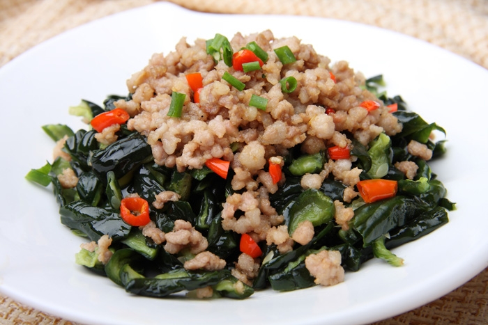 脆炒黄瓜皮&青黄瓜皮肉沫&黄瓜皮炒肉沫