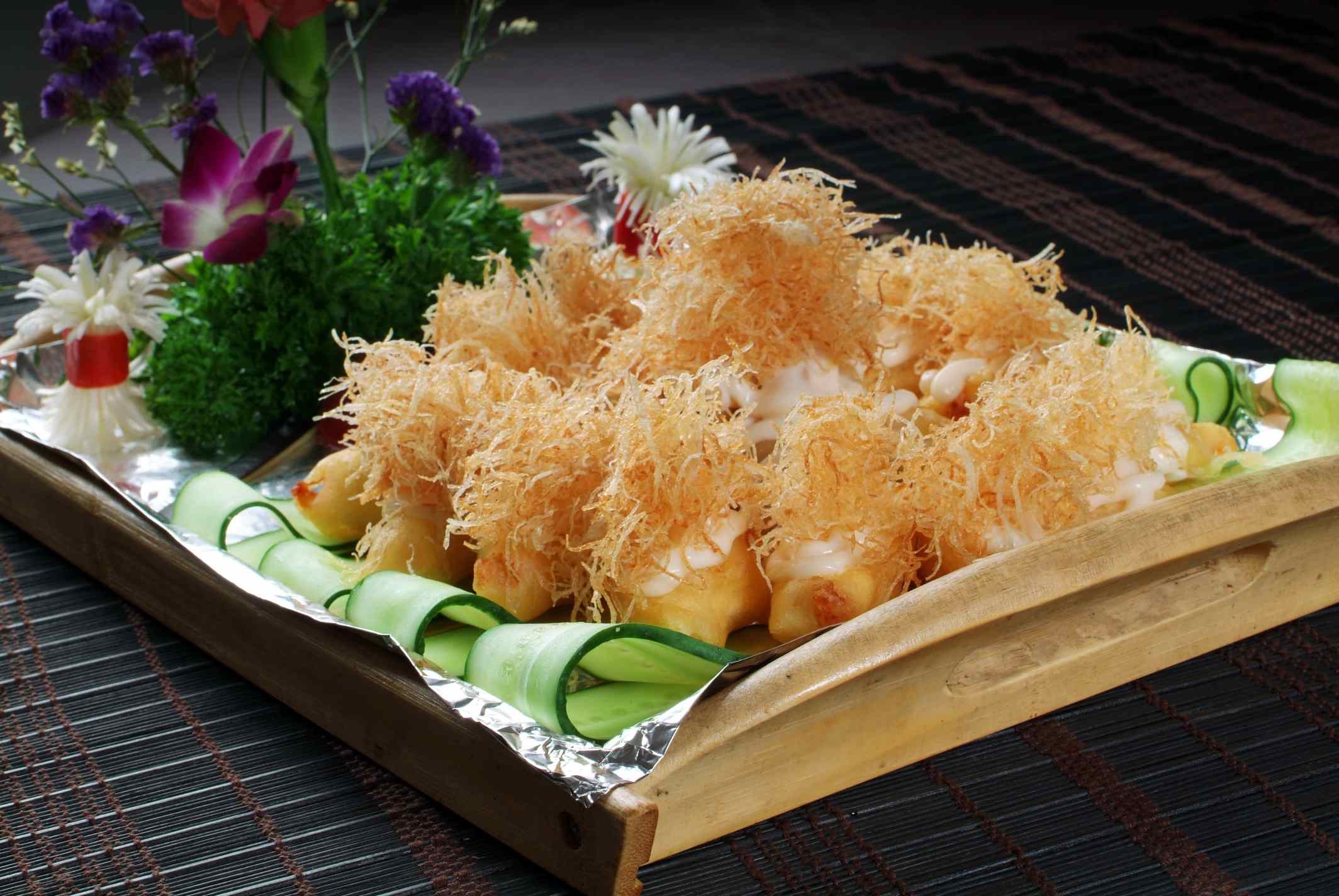 餐饮美食川菜薯条金丝虾高清图片