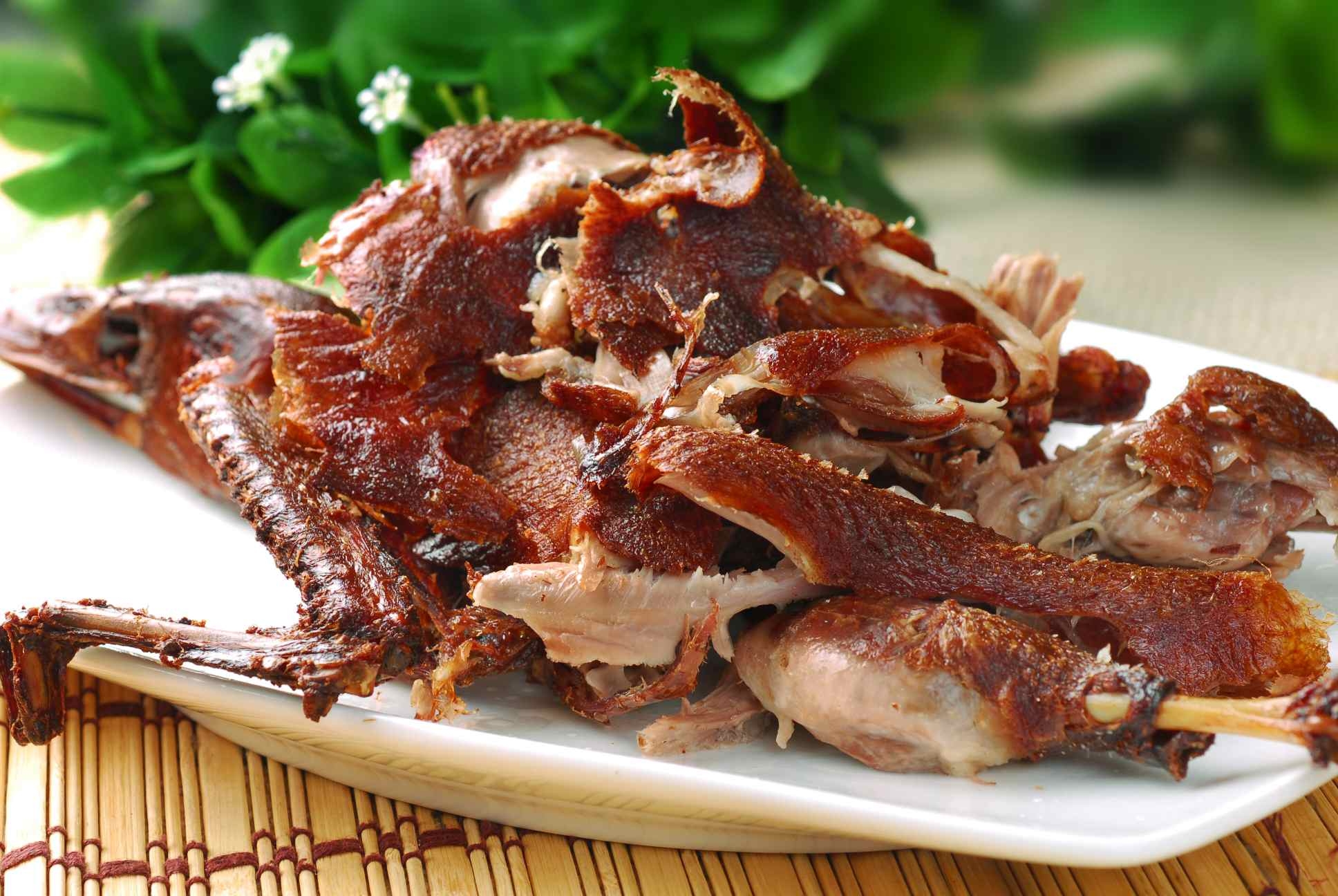 餐饮美食川菜藿香脆皮鸭高清图片