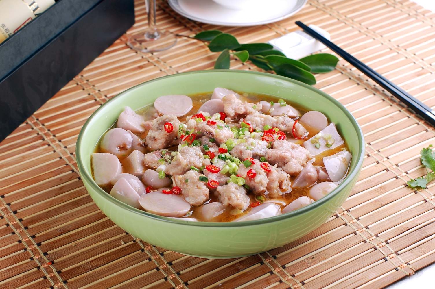 餐饮美食芋儿仔排高清图片