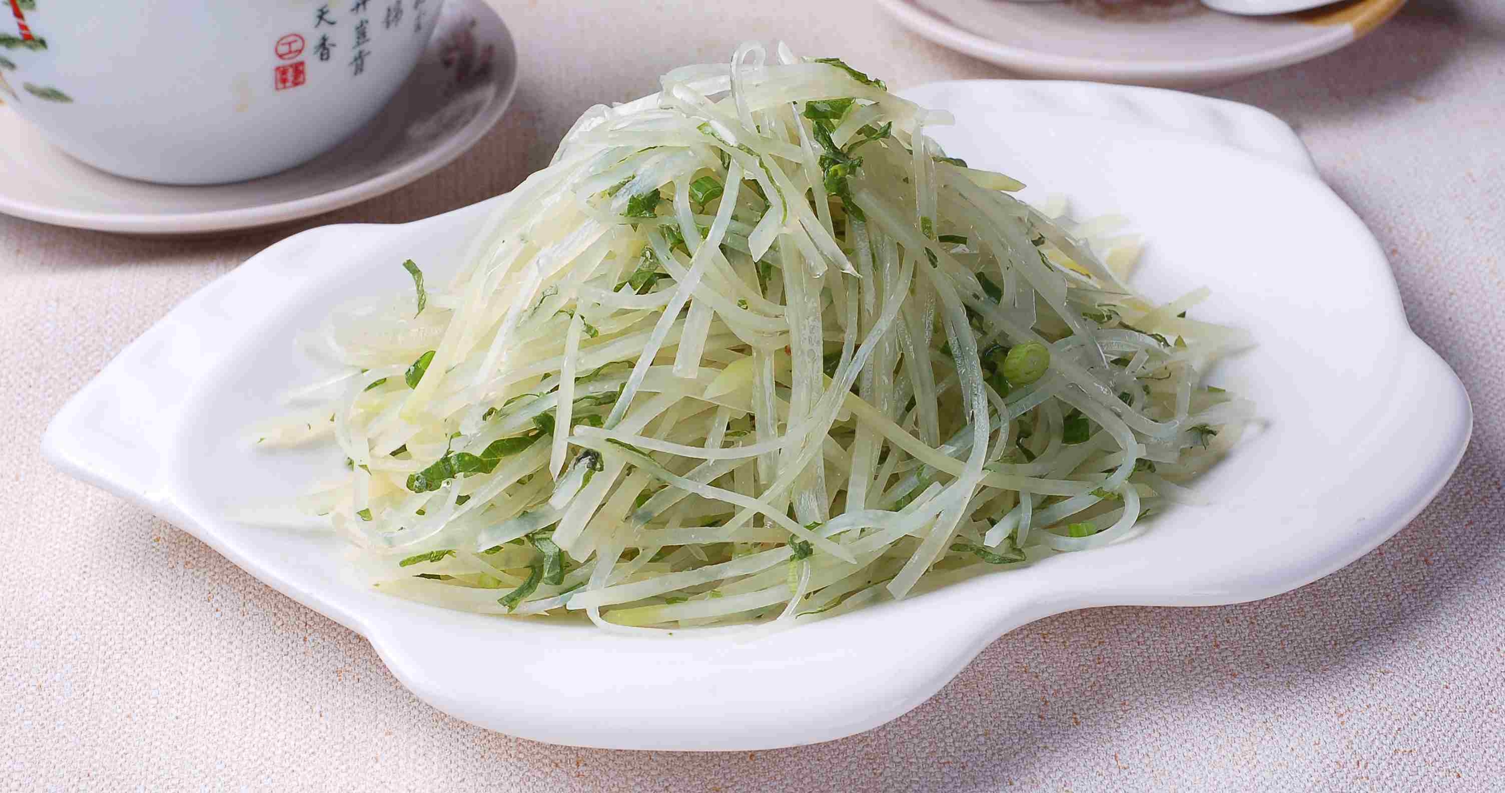 餐饮美食藿香土豆丝高清图片