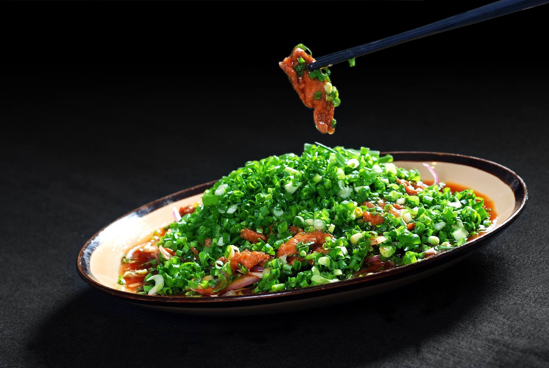 餐饮美食葱香牛柳高清图片