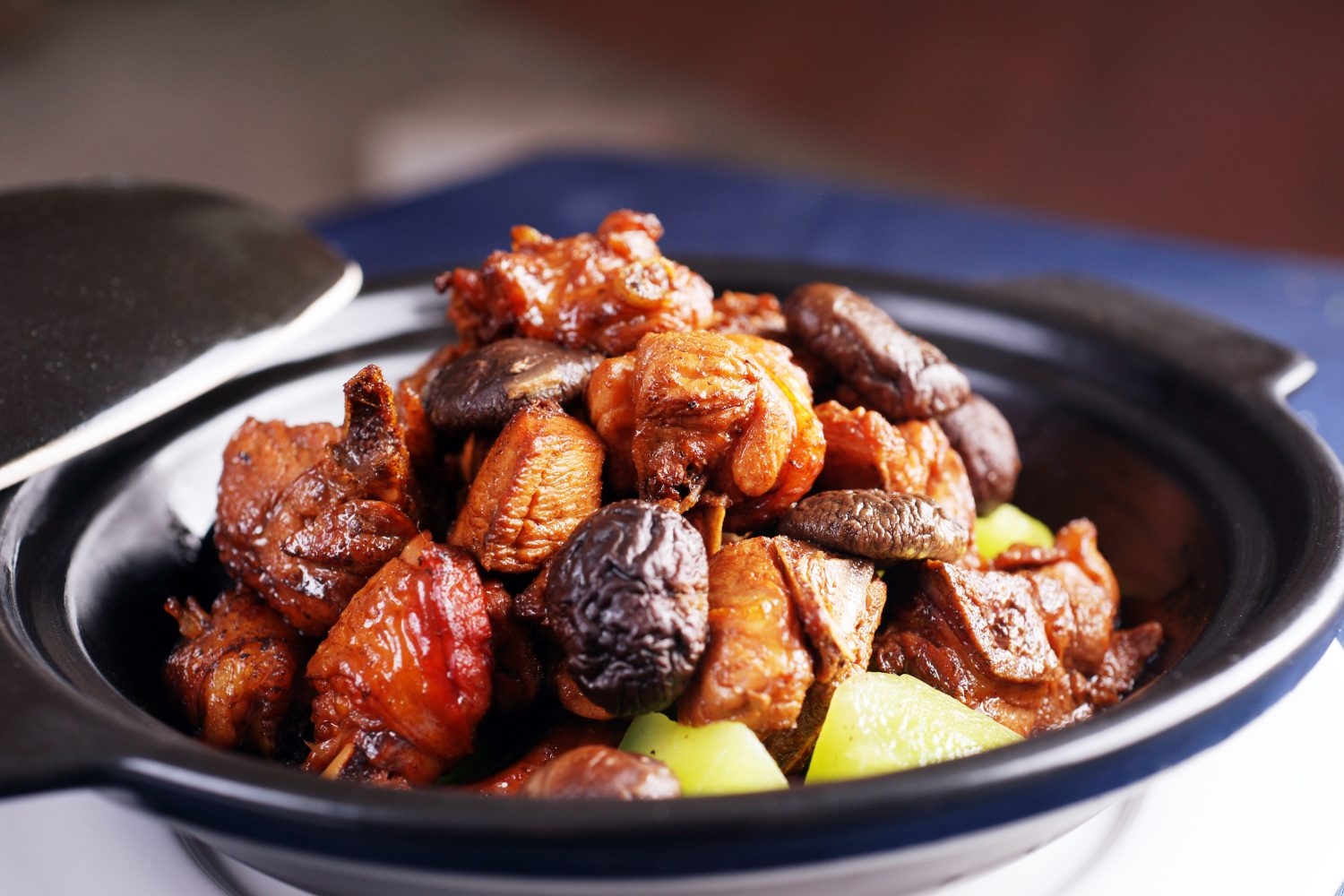 餐饮美食茅台焖鸡高清图片