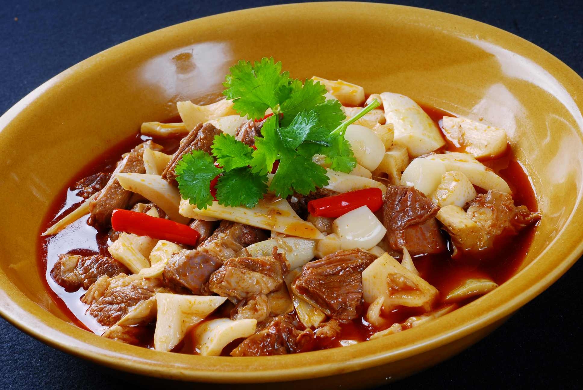 餐饮美食苦笋烧牛腩宣传图片灯箱