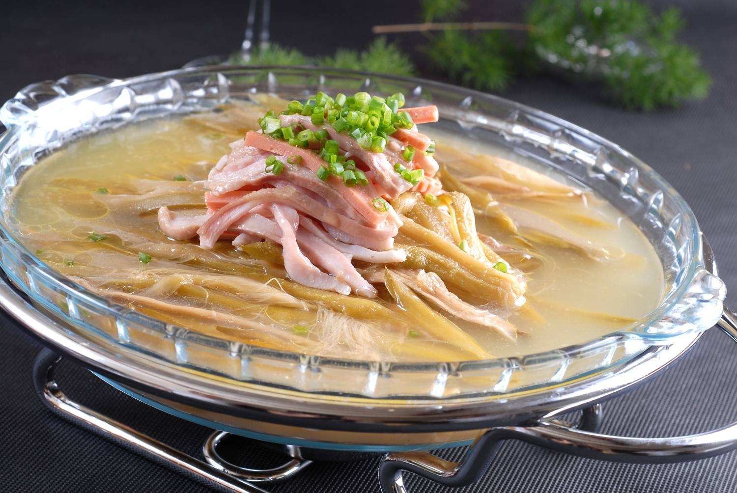 餐饮美食川菜霸王花烩肚丝高清图片