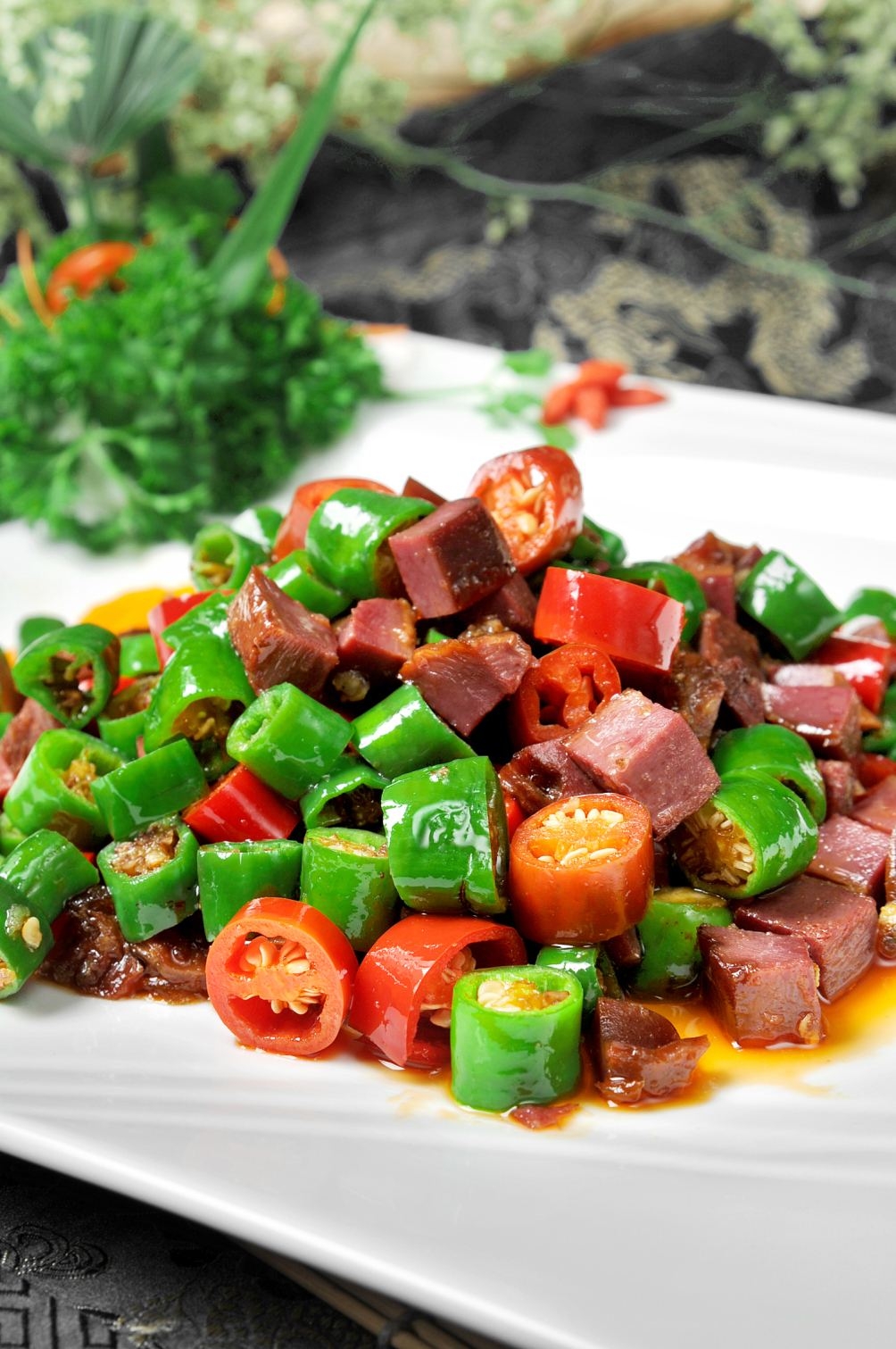 酱爆胗肝高清图片