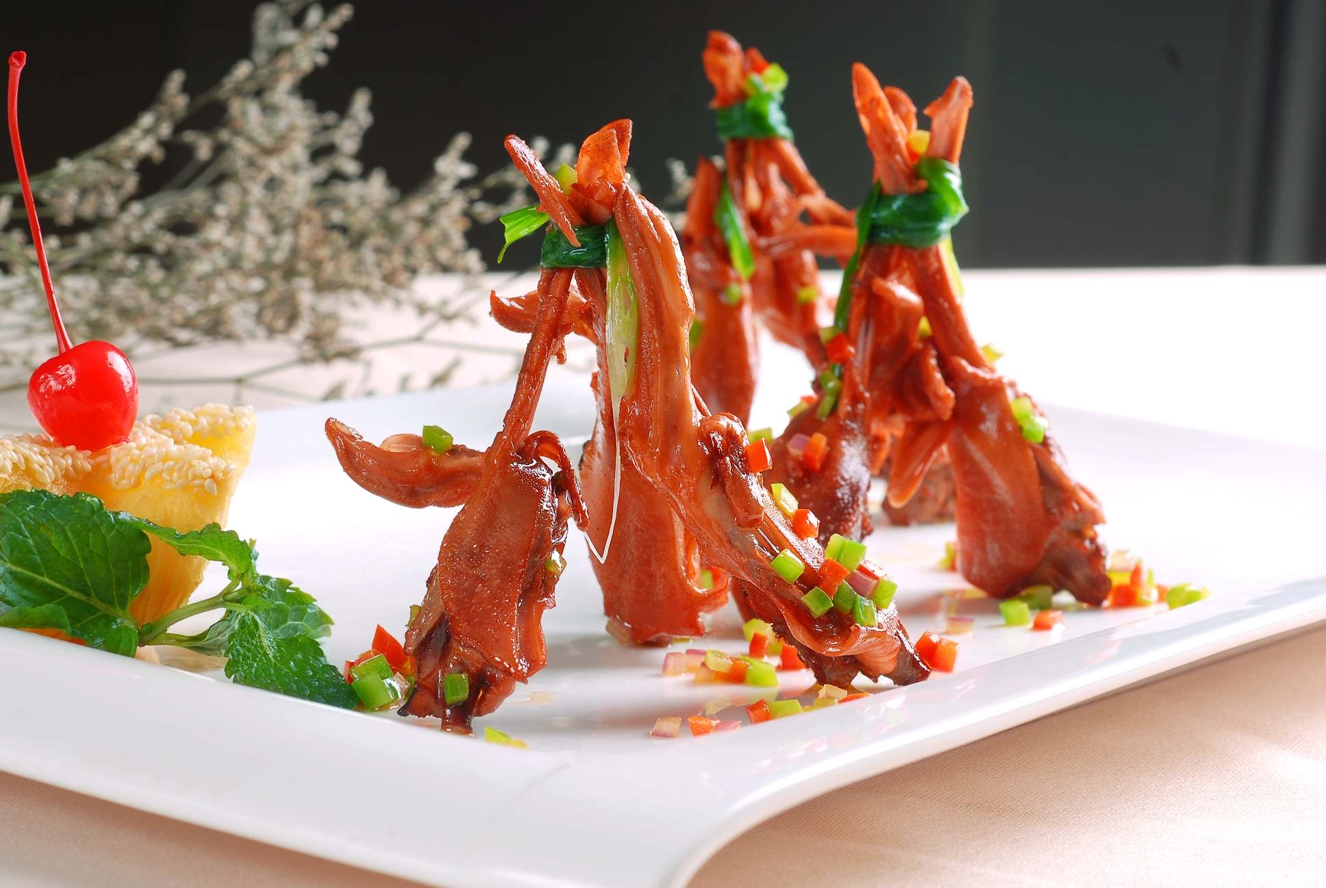 餐饮美食川菜热菜风味美极鸭唇高清图片643