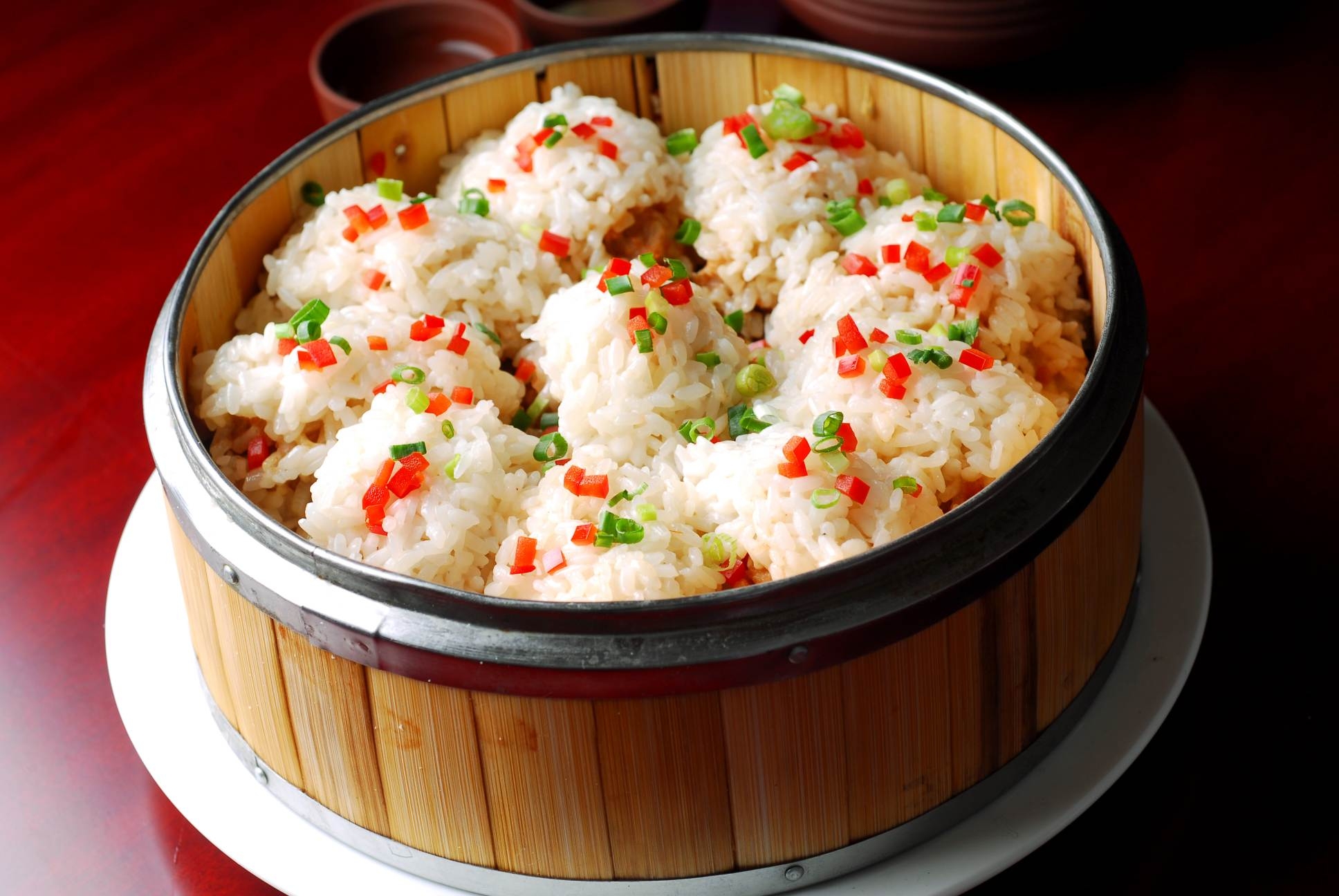 餐饮美食圆笼糯香骨高清图片