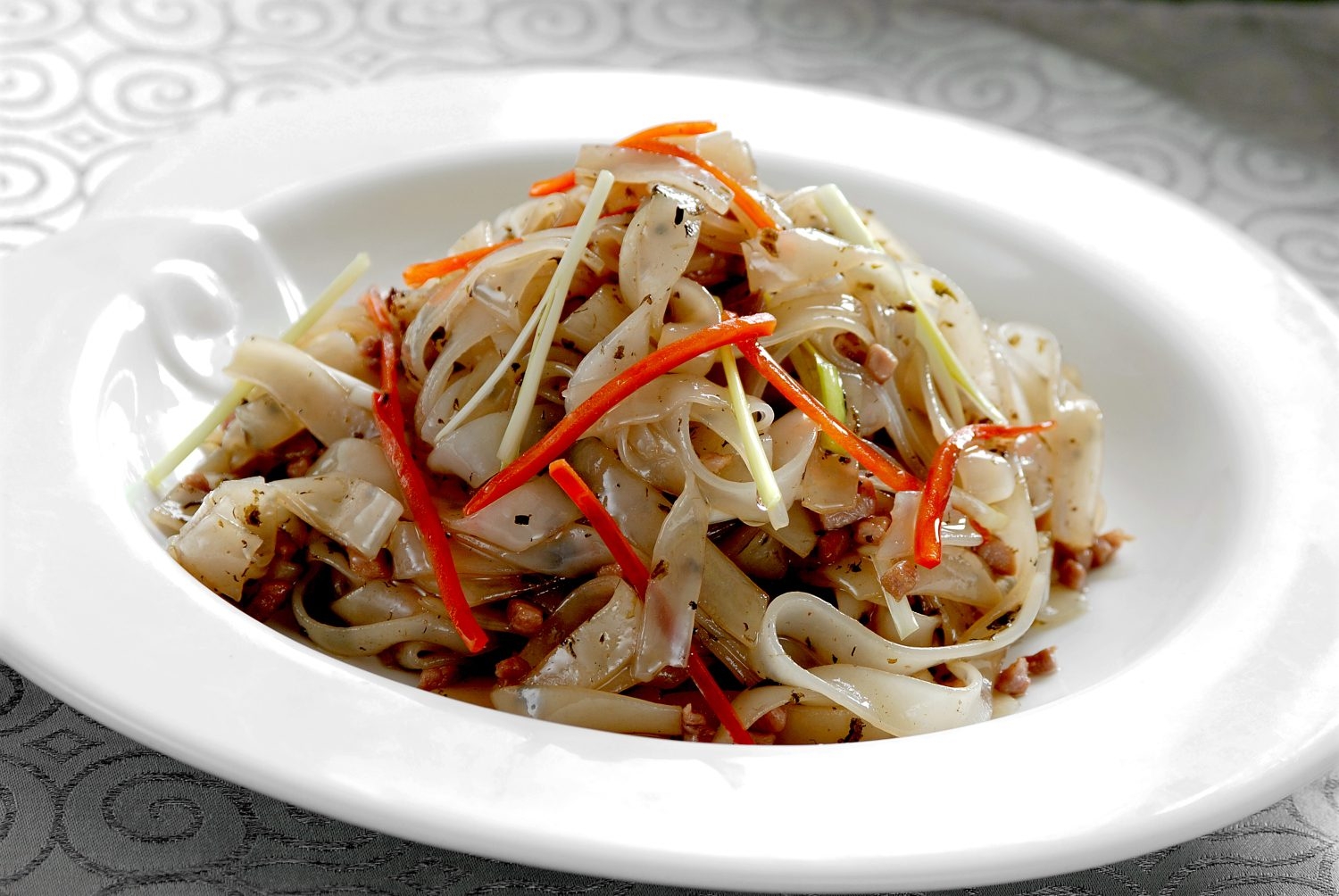 餐饮美食榄菜炒河粉高清图片