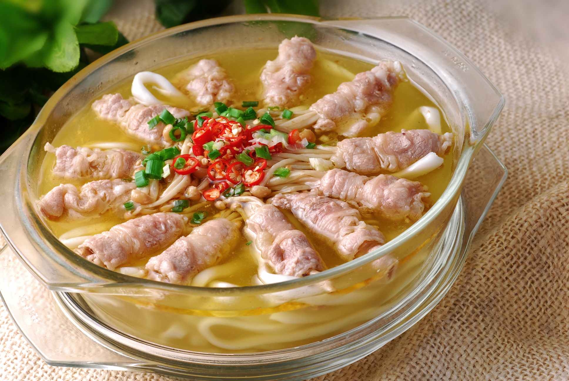 餐饮美食酸汤肥牛高清图片