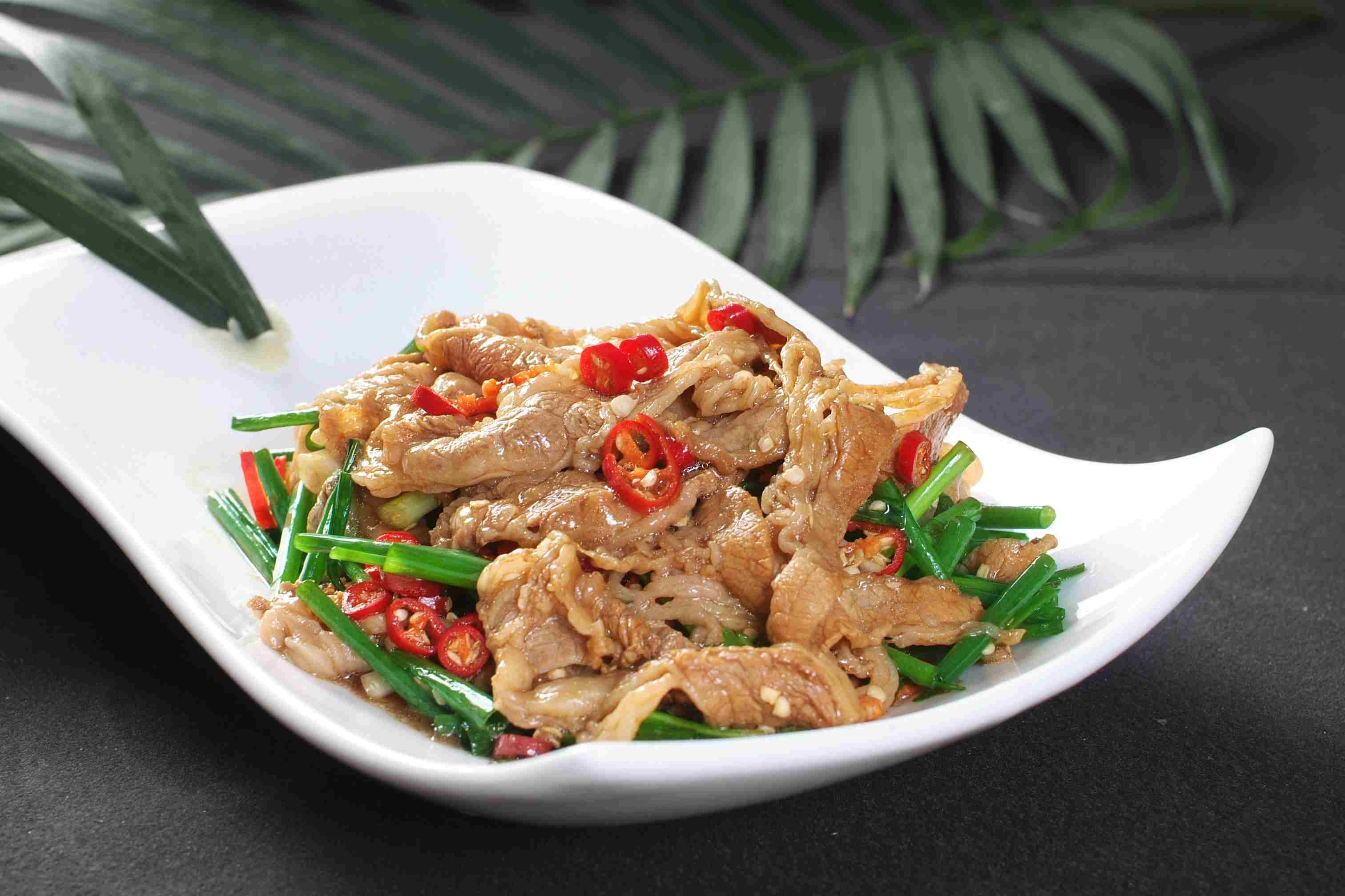 餐饮美食香葱米椒肥牛宣传图片灯箱