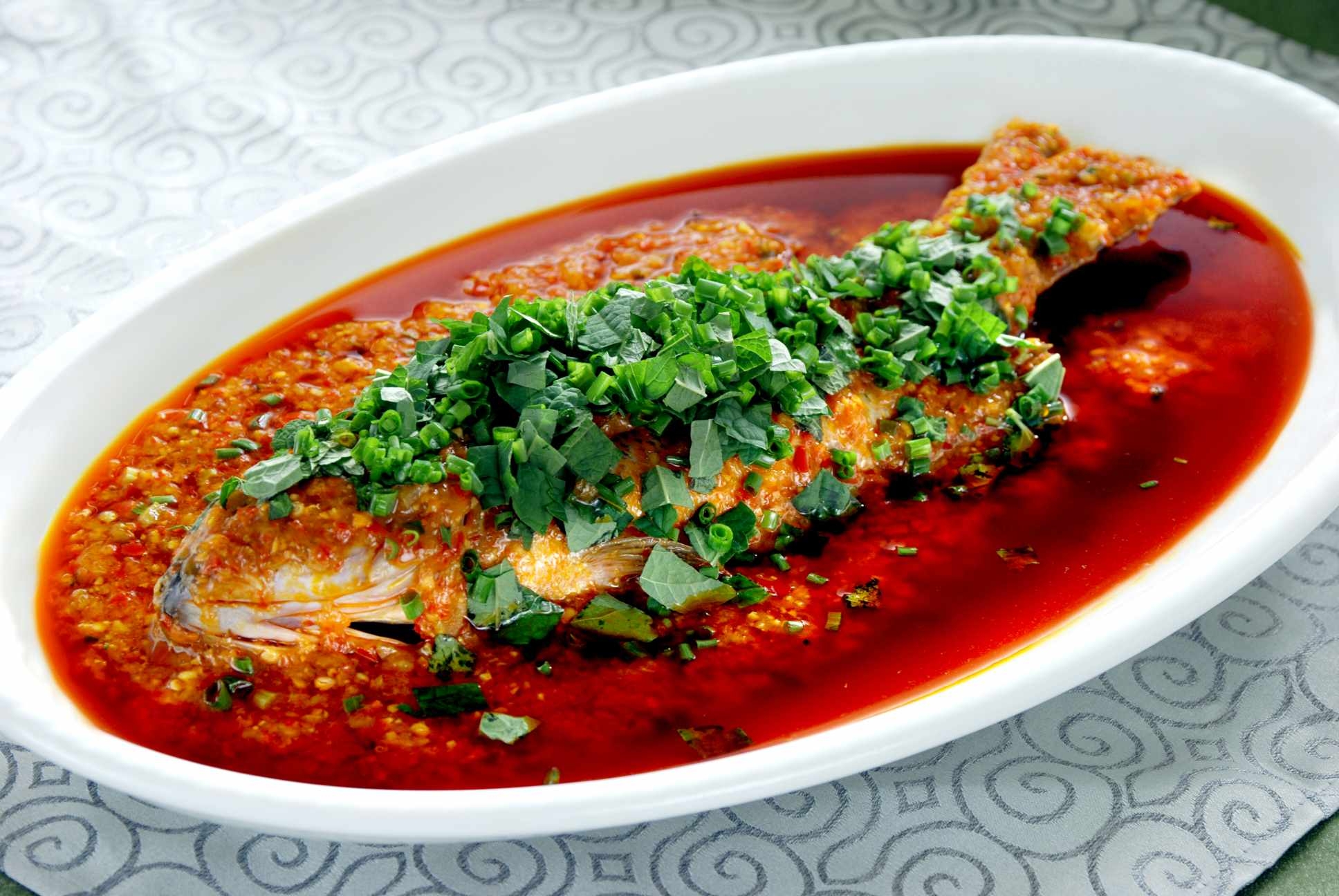 餐饮美食藿香大黄鱼高清图片